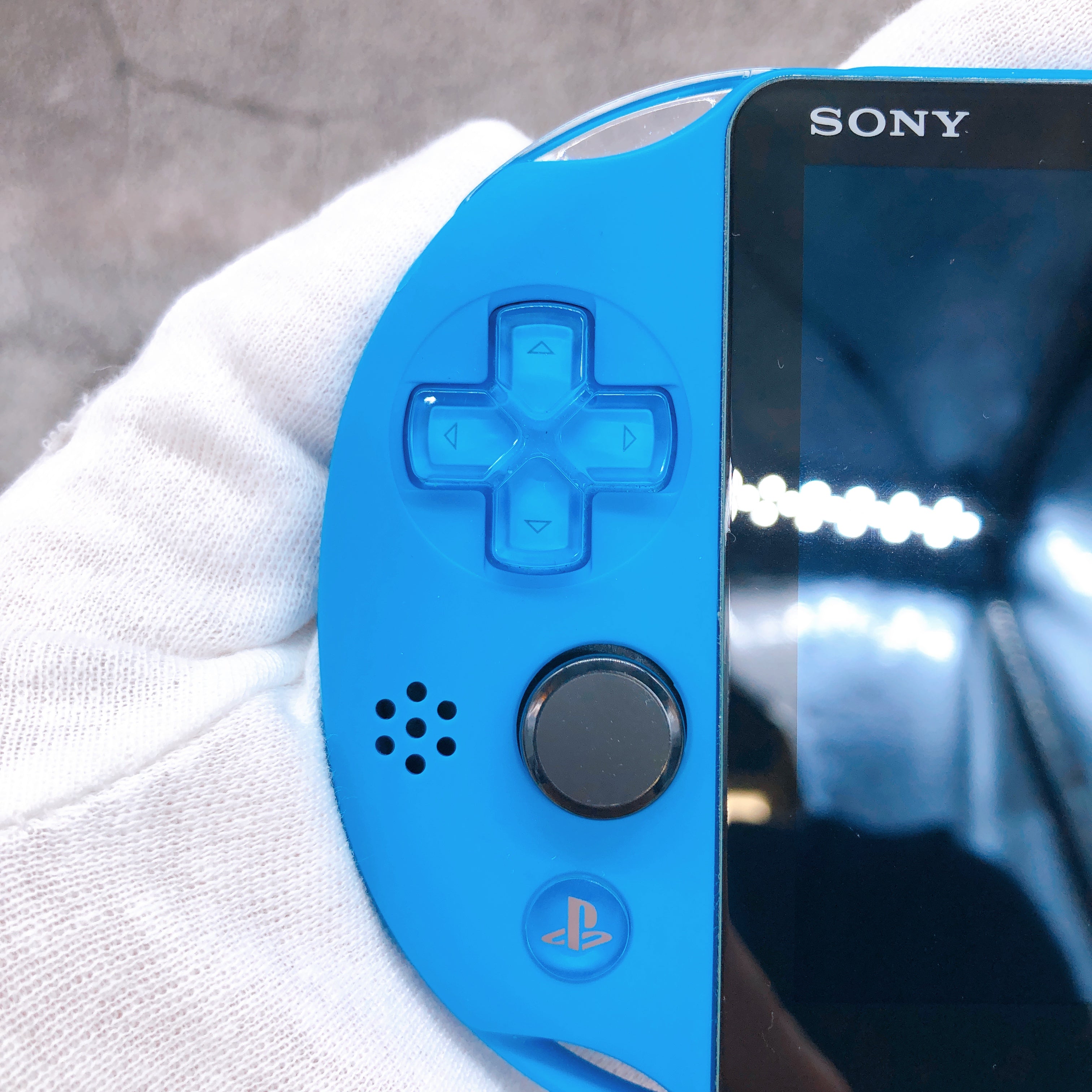 Sony PlayStation Vita Wi-Fi Console PCH-2000 ZA23 Aqua Blue Boxed PSV in Stock