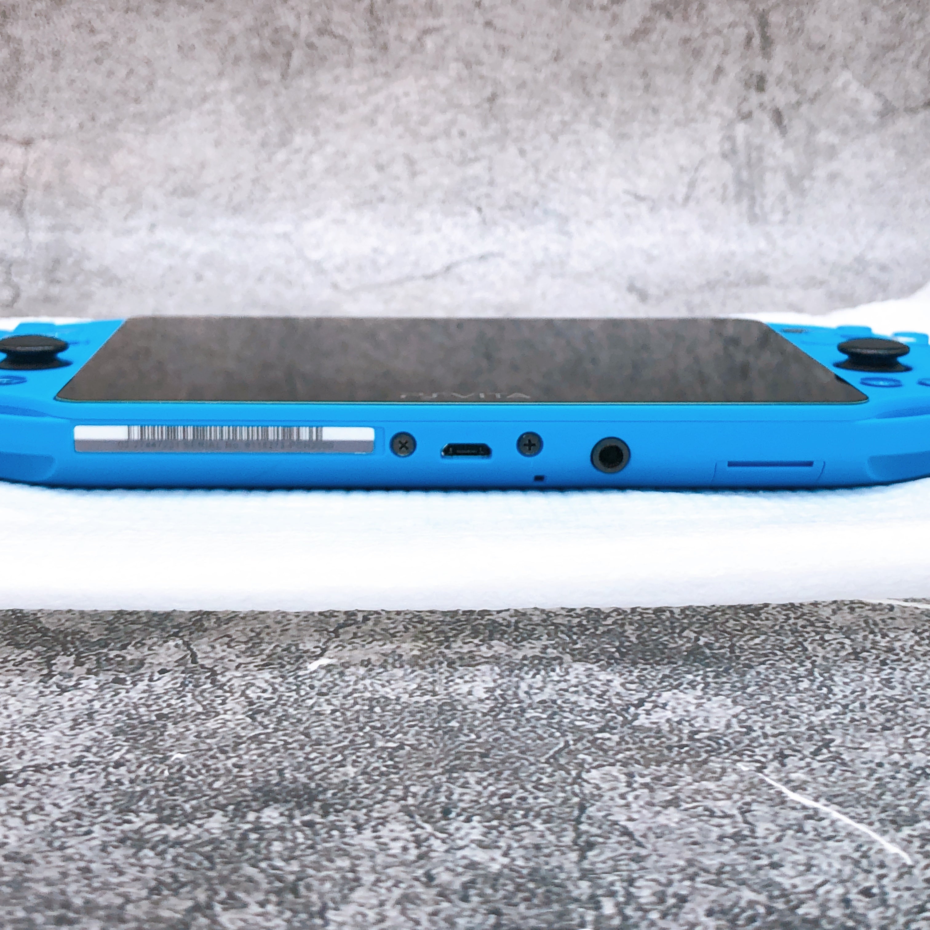 Sony PlayStation Vita Wi-Fi Console PCH-2000 ZA23 Aqua Blue Boxed PSV in Stock