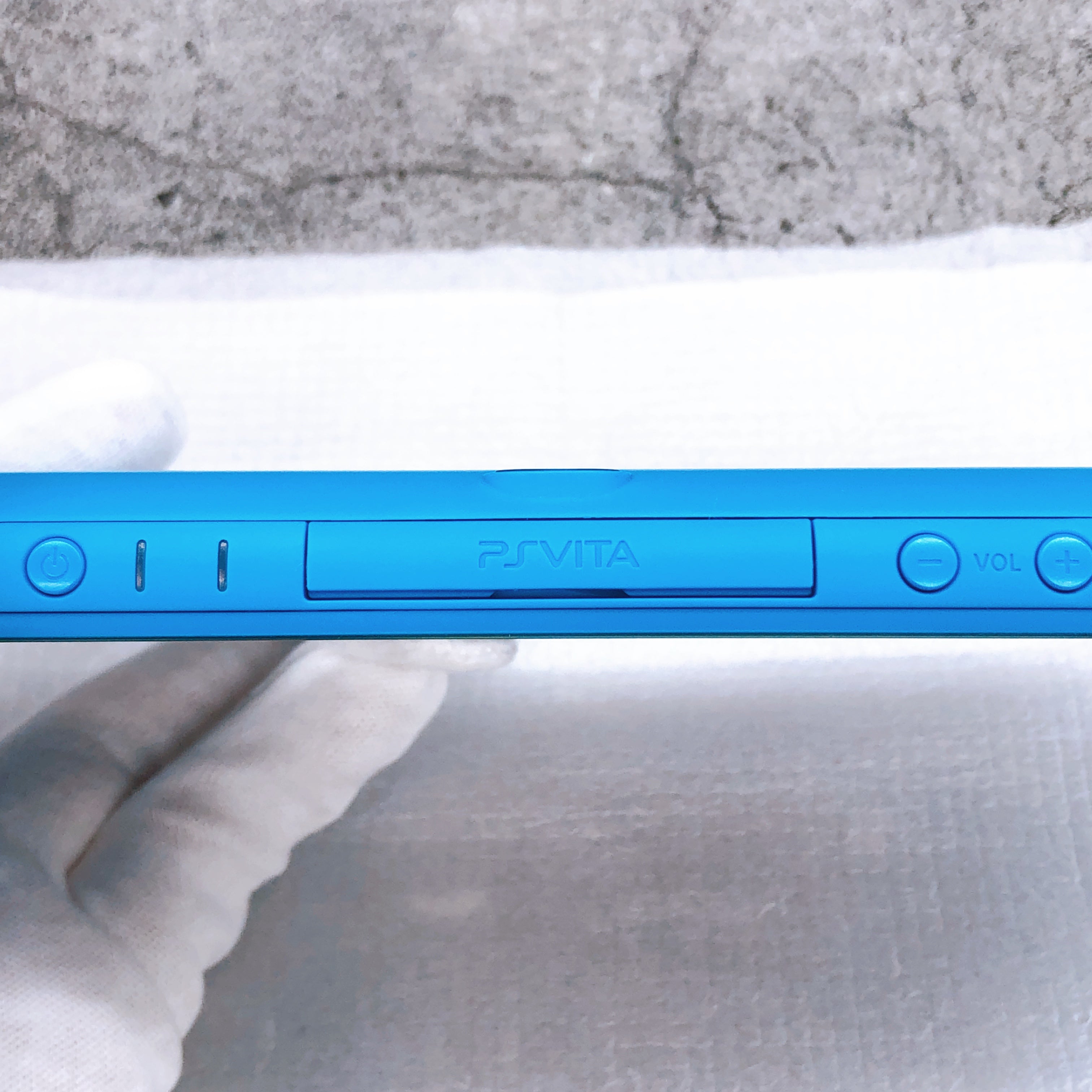 Sony PlayStation Vita Wi-Fi Console PCH-2000 ZA23 Aqua Blue Boxed PSV in Stock