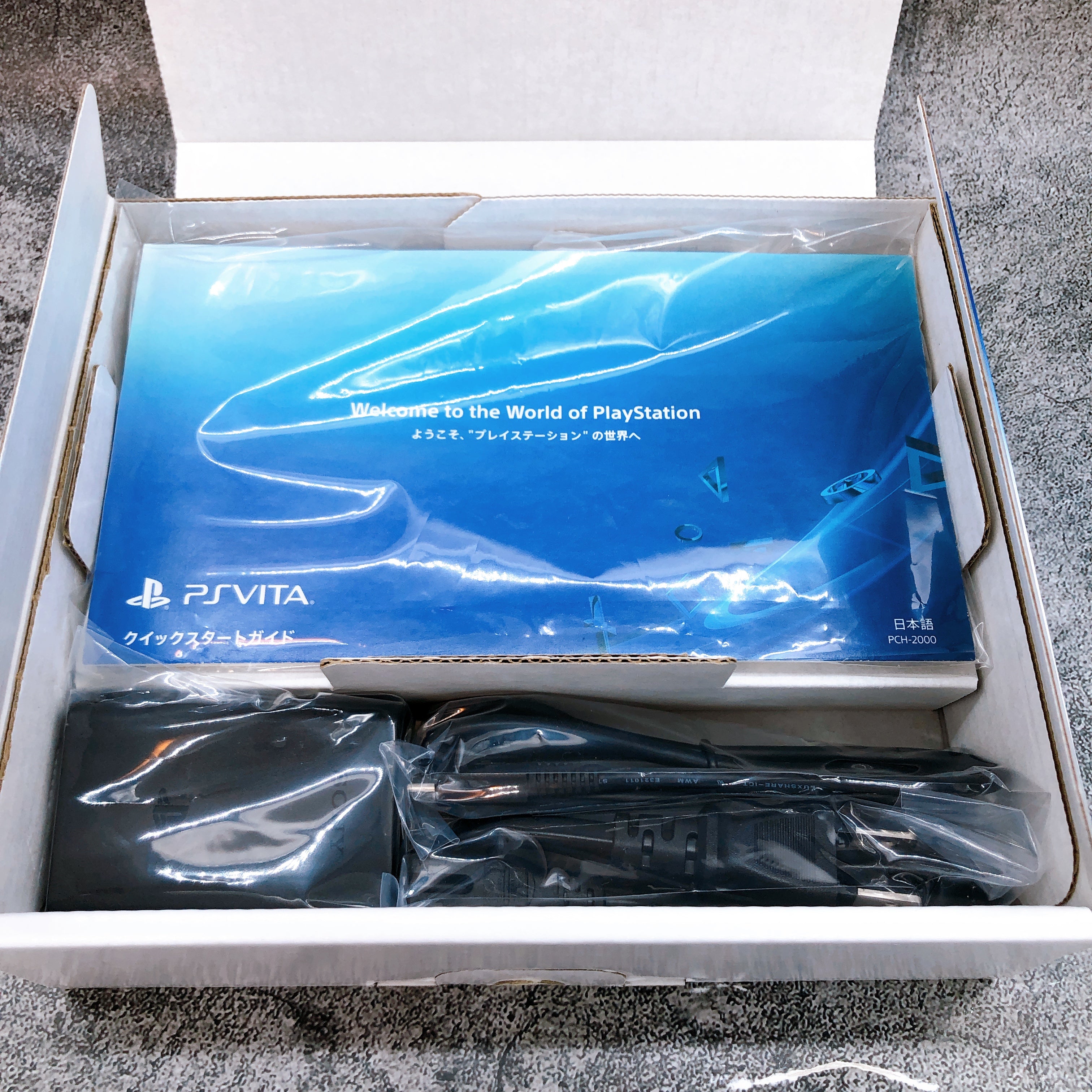 Sony PlayStation Vita Wi-Fi Console PCH-2000 ZA23 Aqua Blue Boxed PSV in Stock