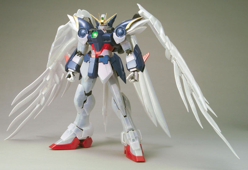 PG 1/60 Wing Gundam Zero Custom Pearl Mirror Coating Ver. Model Kit Bandai NEW