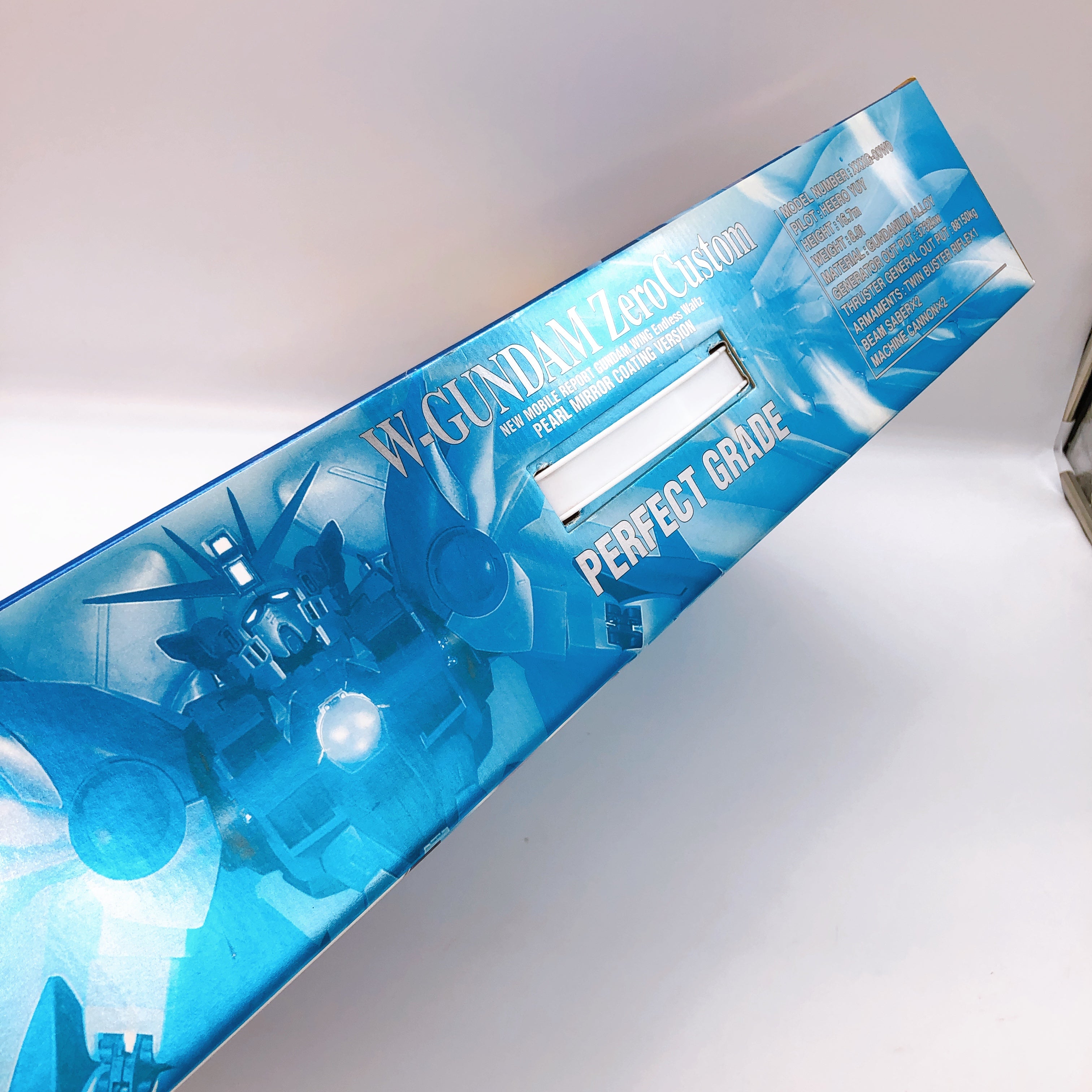 PG 1/60 Wing Gundam Zero Custom Pearl Mirror Coating Ver