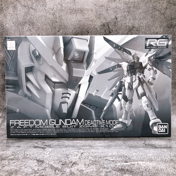 RG 1/144 Freedom Gundam Deactive Mode Gunpla Model Kit Premium Bandai Japan NEW