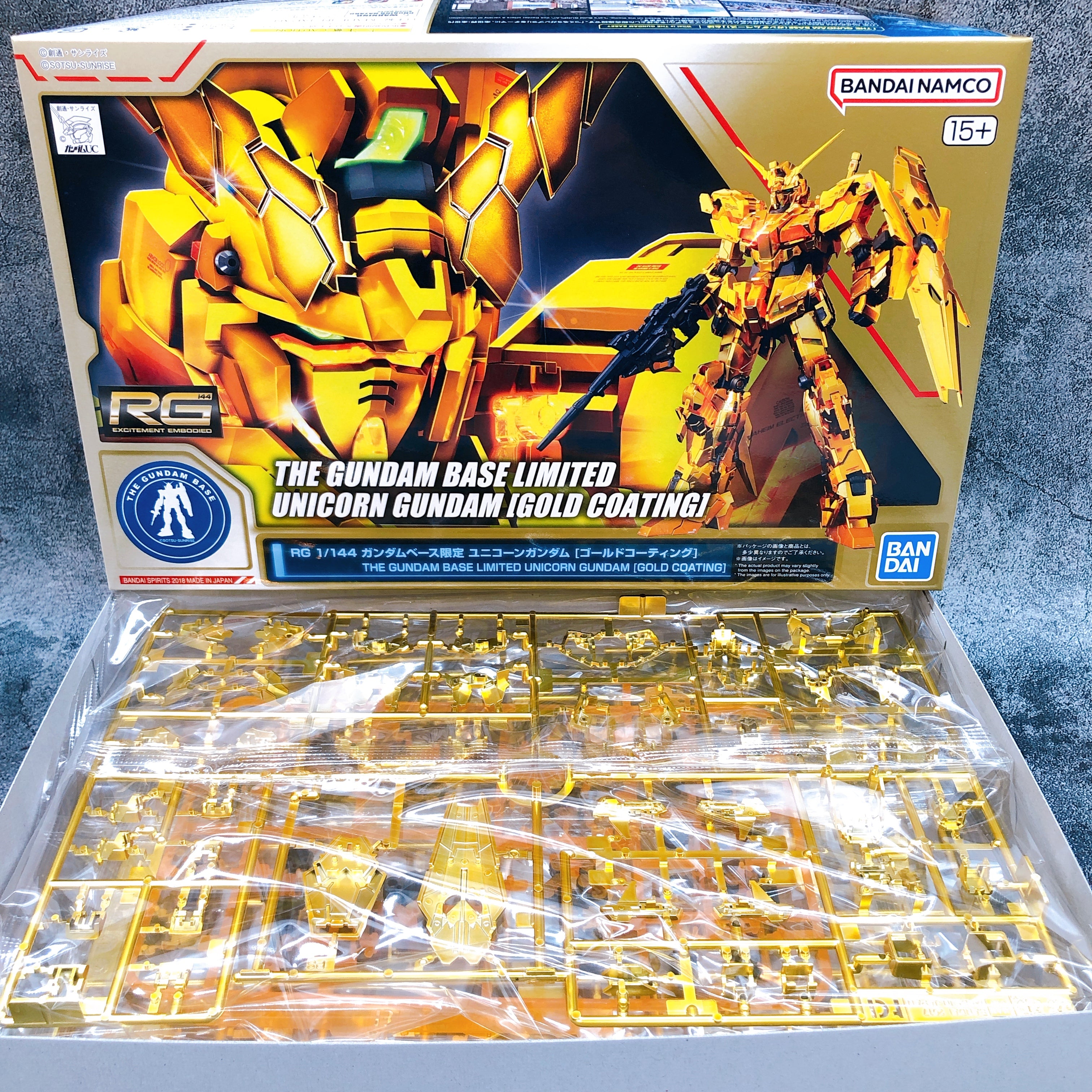 RG 1/144 Unicorn Gundam Gold Coating Gundam Base Limited Kit Bandai Japan NEW