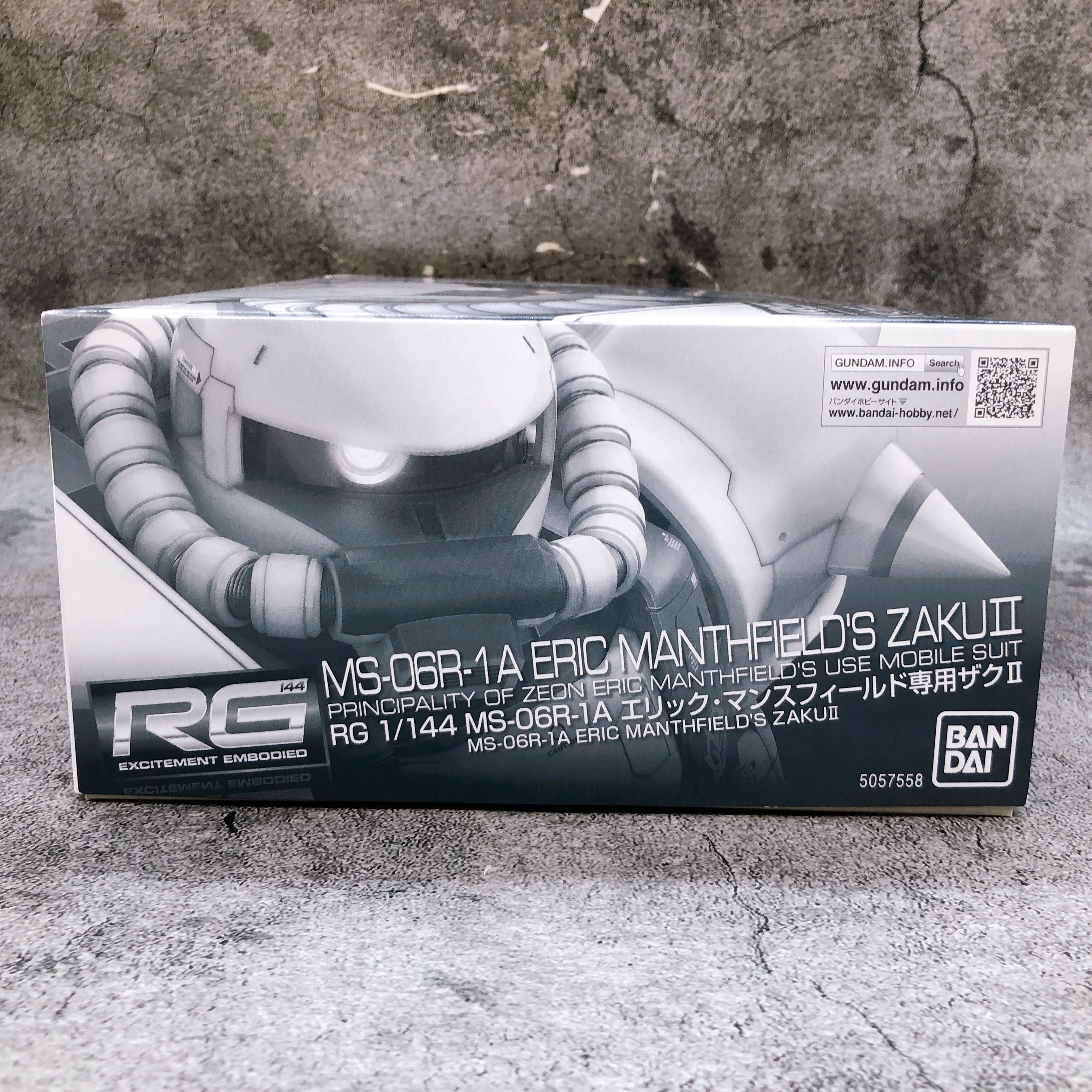 Mr.Eric専用 RG 1/144 Eric Manthfield Zaku II MS-06R-1A Model Kit Premium Bandai Ja