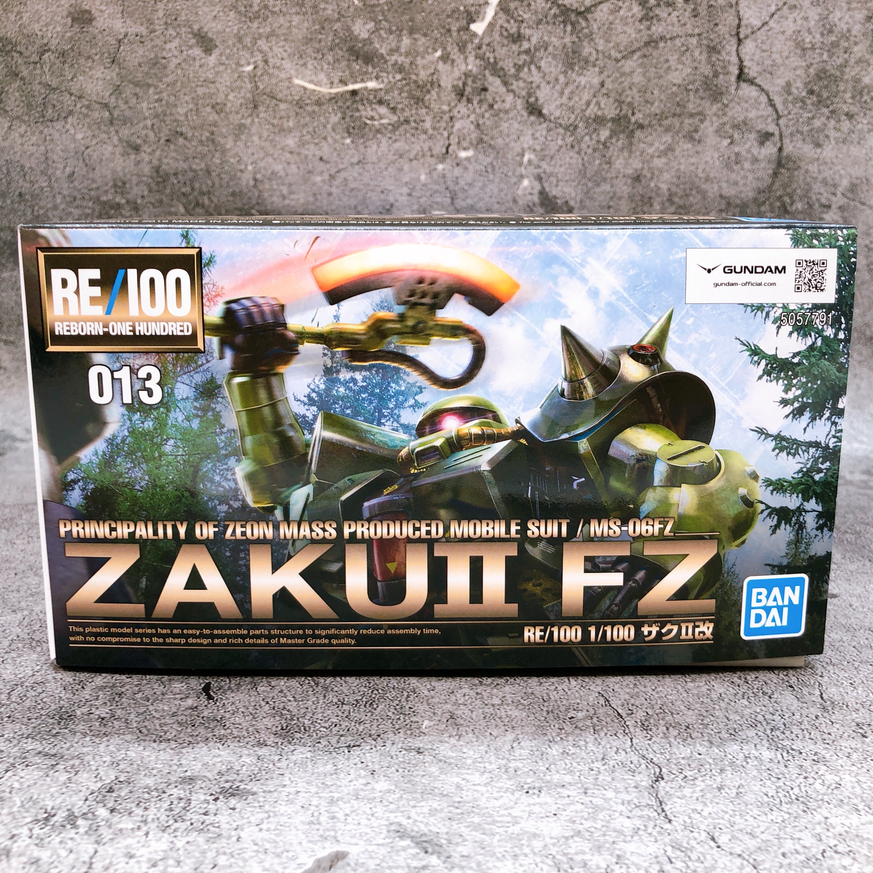 RE/100 1/100 Zaku II FZ MS-06FZ Gunpla Model Kit 15+ Bandai Japan NEW