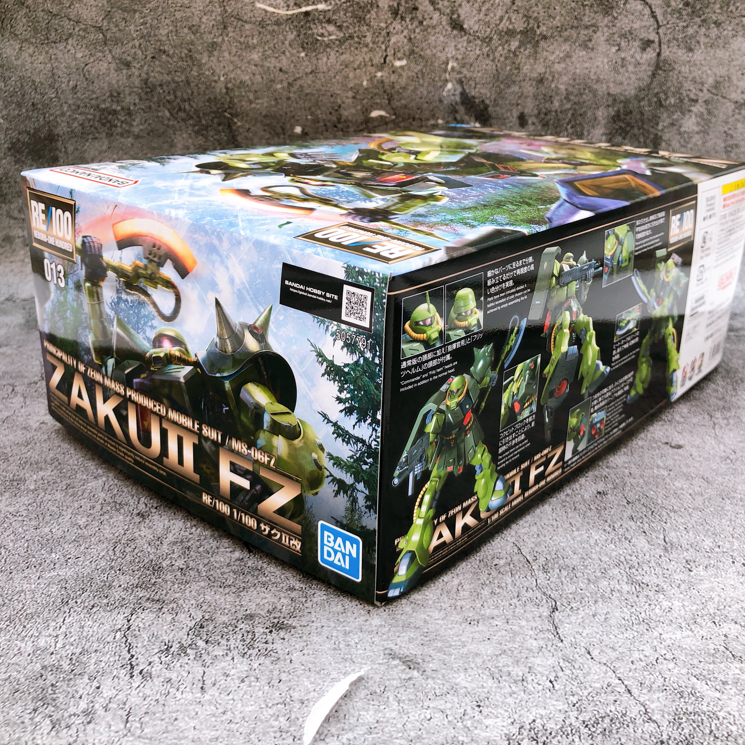 RE/100 1/100 Zaku II FZ MS-06FZ Gunpla Model Kit 15+ Bandai Japan NEW