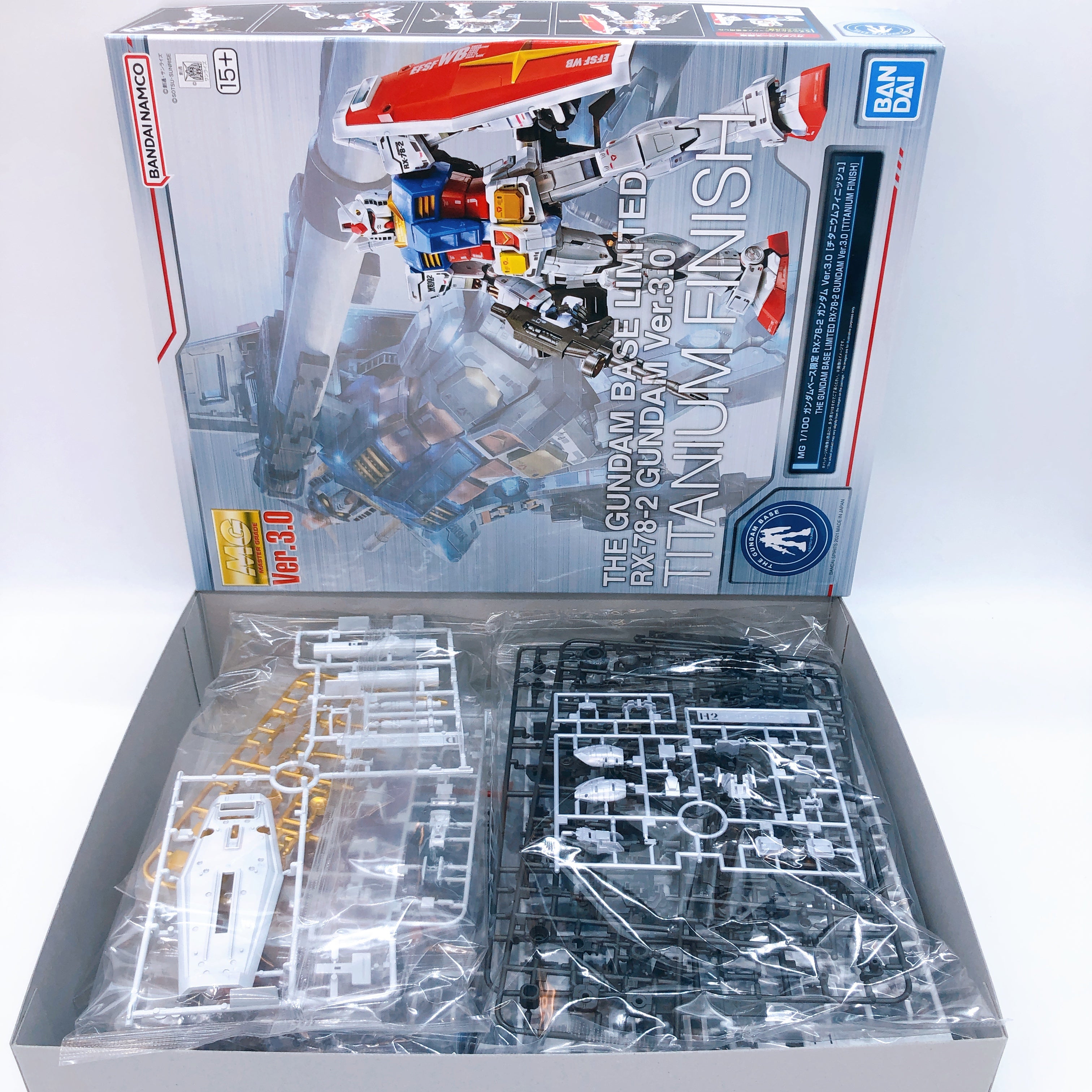 MG 1/100 RX-78-2 Gundam Ver.3.0 Titanium Finish Limited Kit