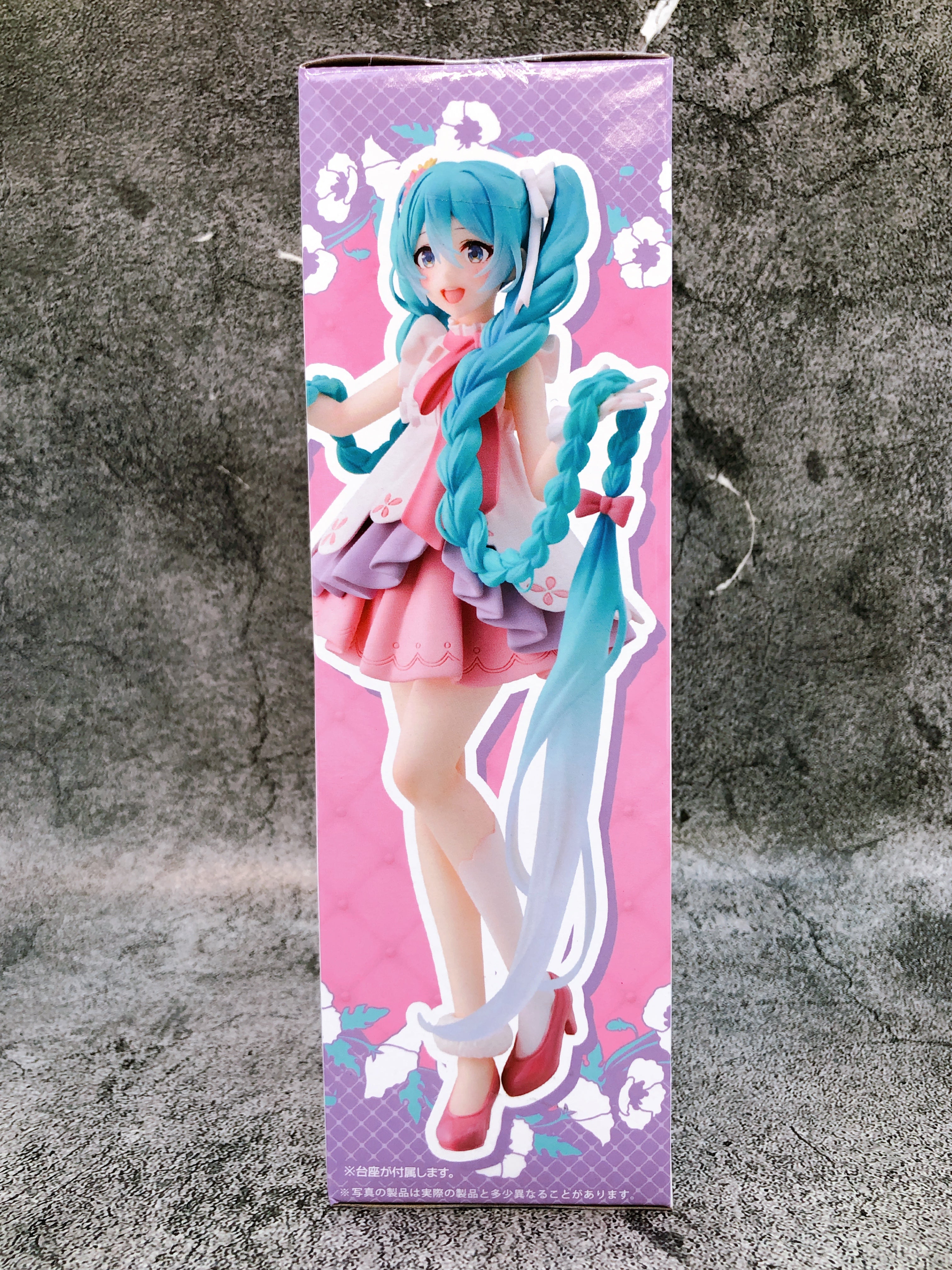 Hatsune Miku Wonderland Figure Rapunzel Taito Japan AUTHENTIC FASTSHIP