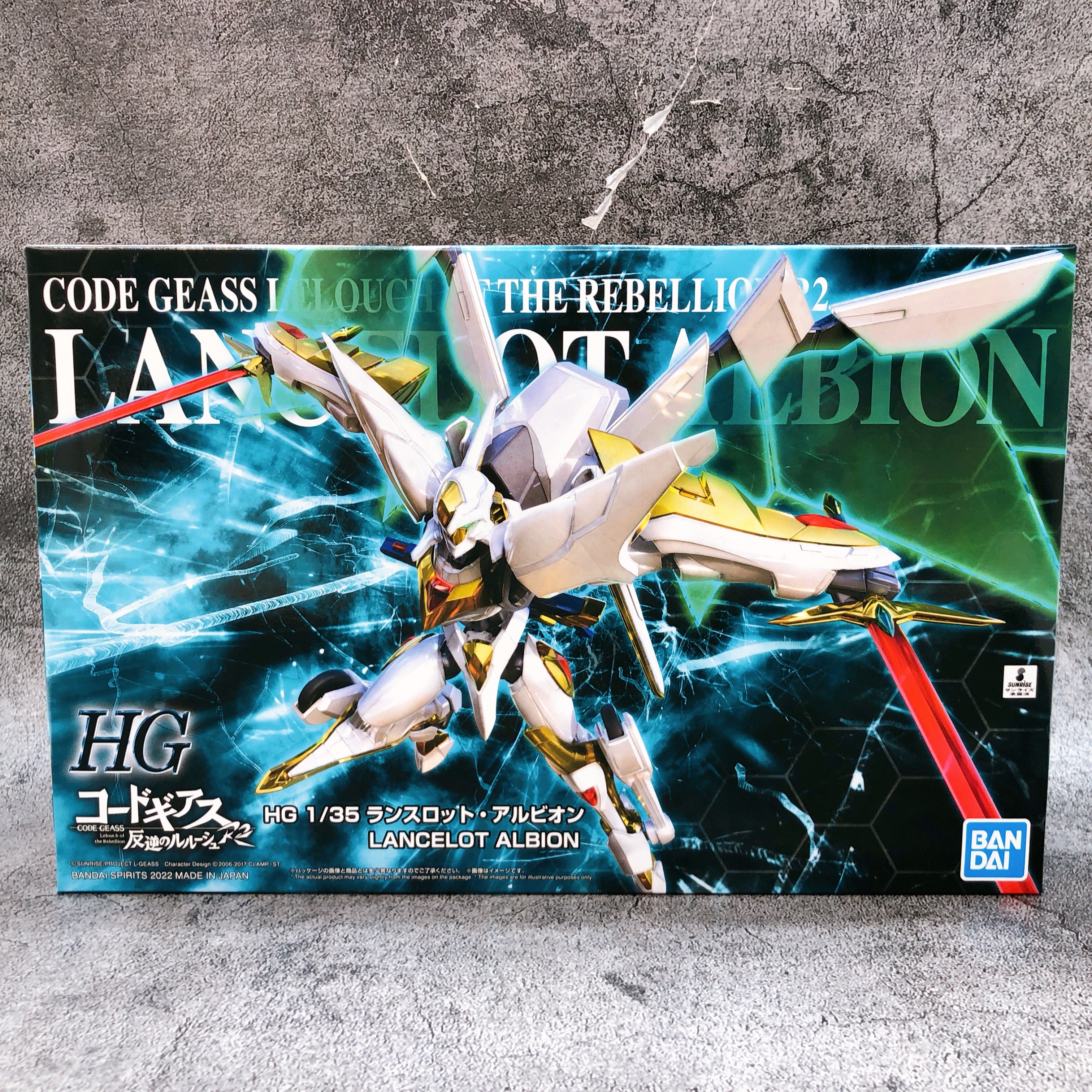 HG 1/35 Lancelot Albion Code Geass R2 Plastic Model Kit Premium Bandai Japan NEW