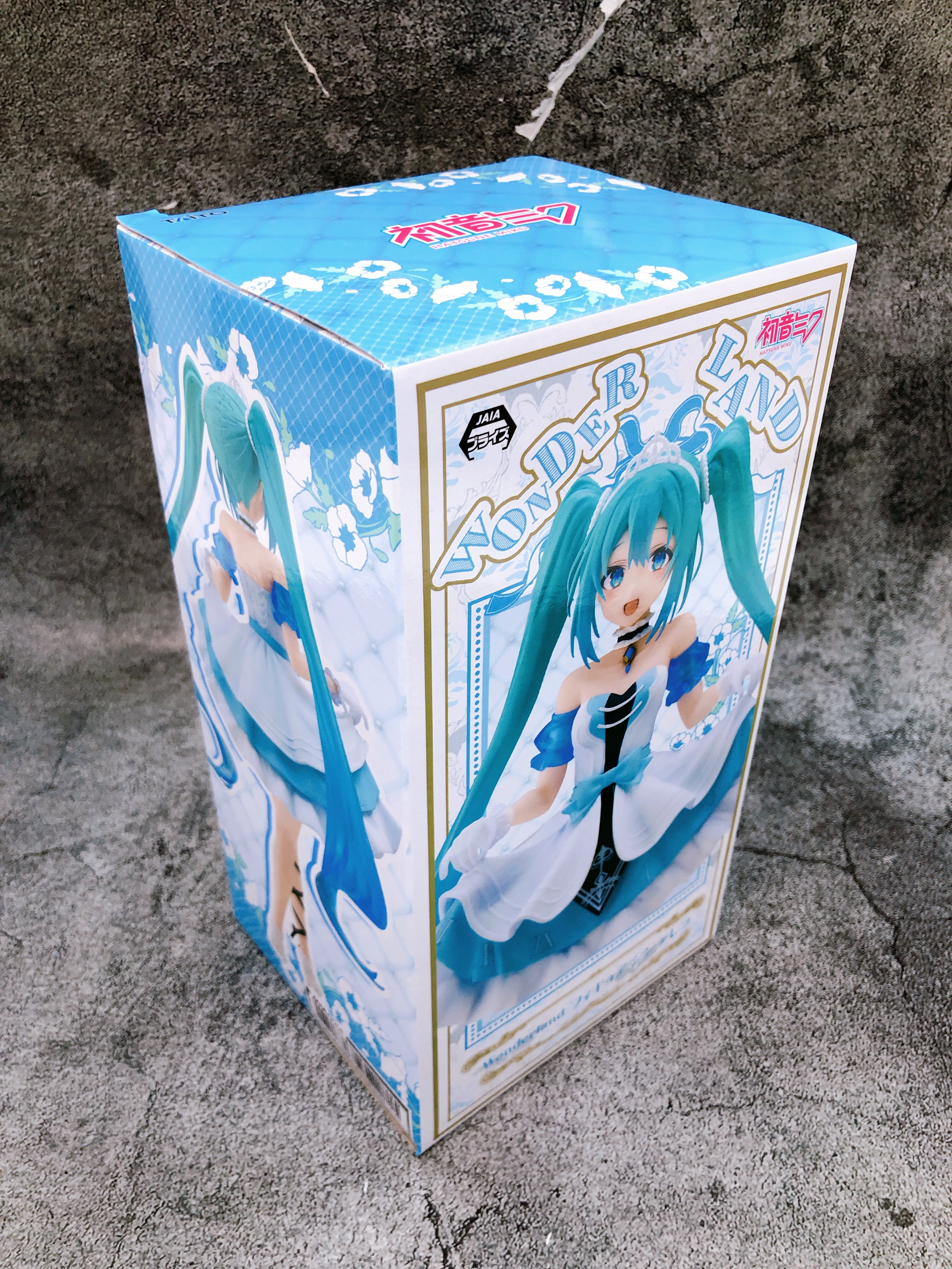 Hatsune Miku Wonderland Figure Cinderella Figure Taito Japan FASTSHIP AUTHENTIC