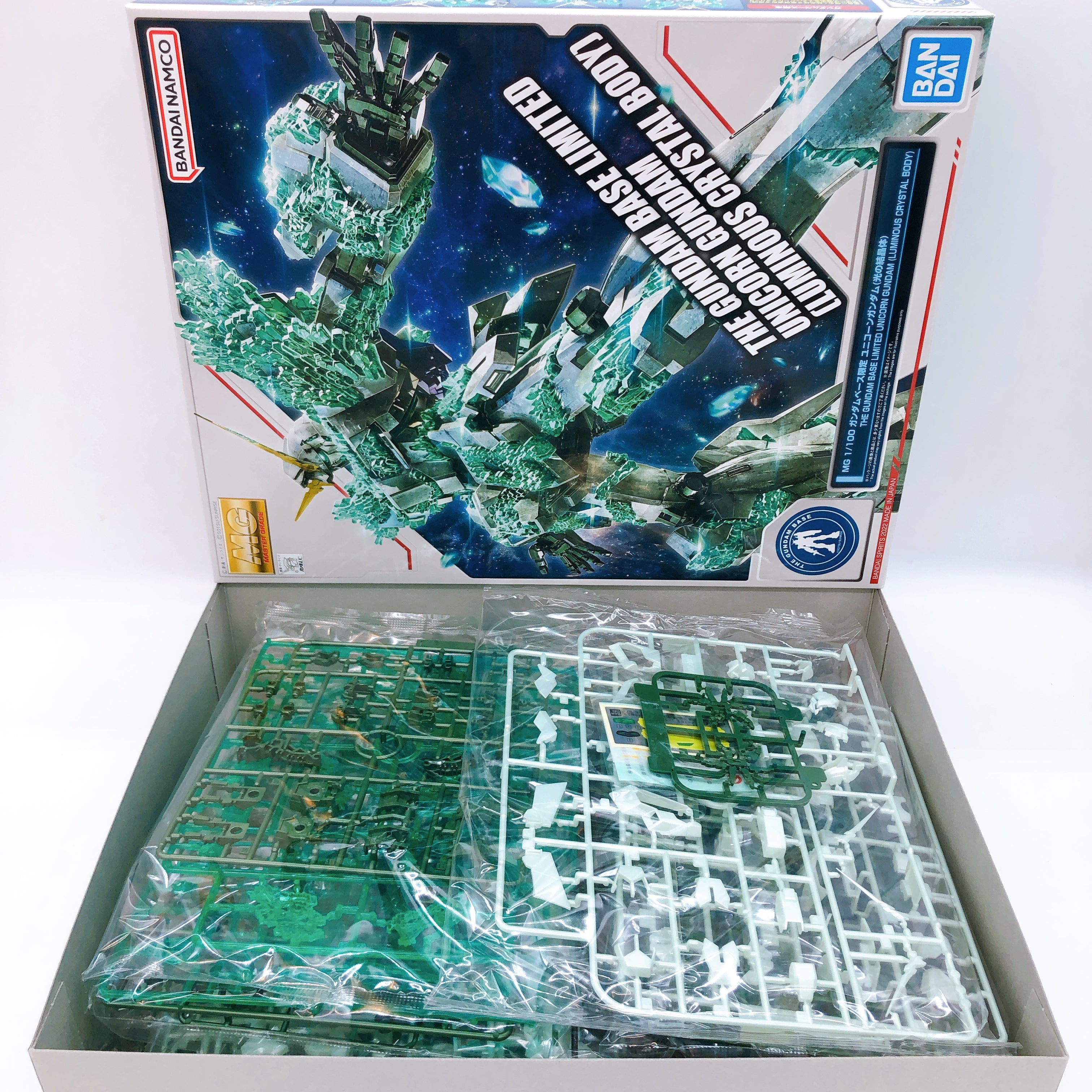 MG 1/100 Unicorn Gundam Luminous Crystal Body Limited Model Kit Bandai