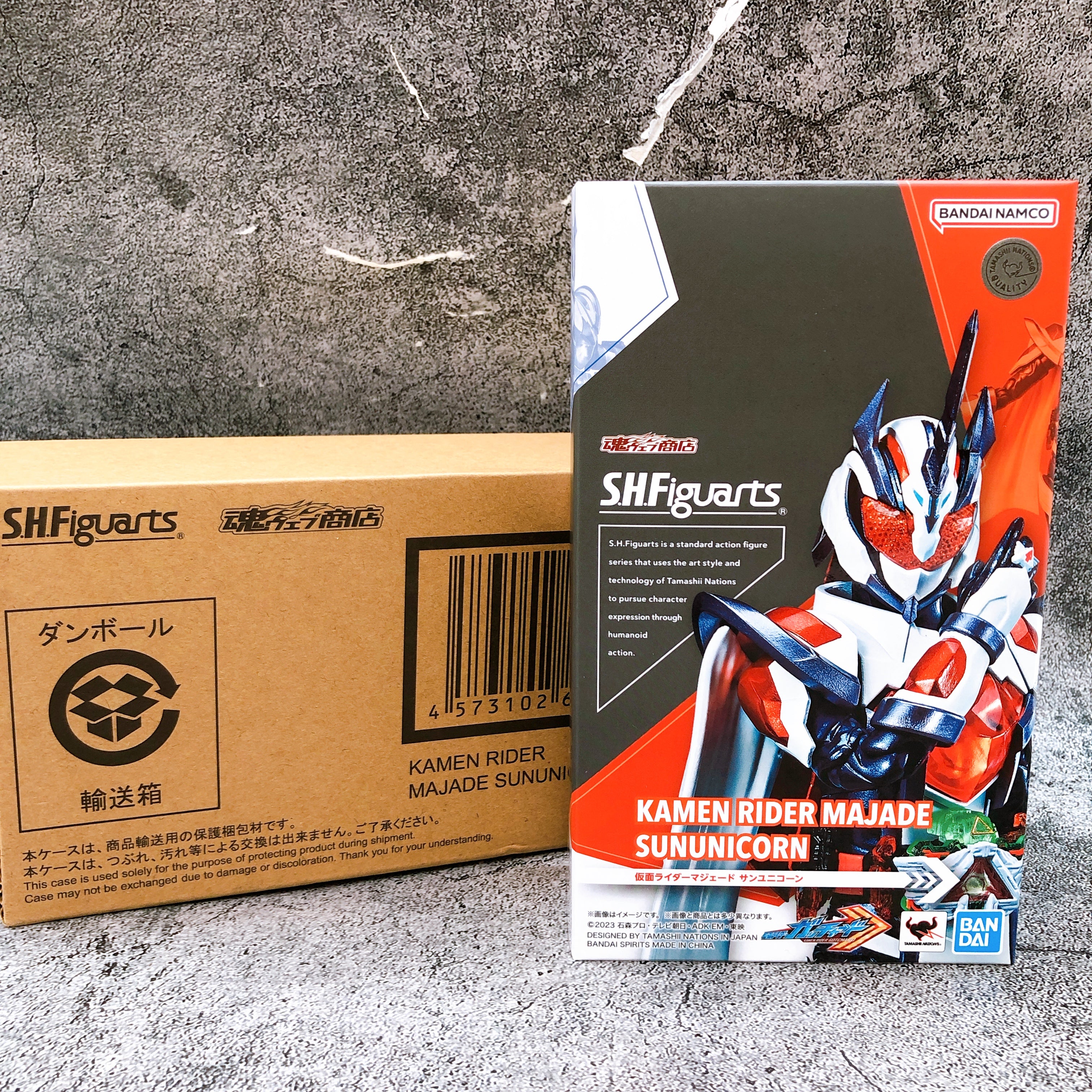 S.H.Figuarts Kamen Rider Majade Sun Unicorn Gotchard Action Figure Bandai NEW