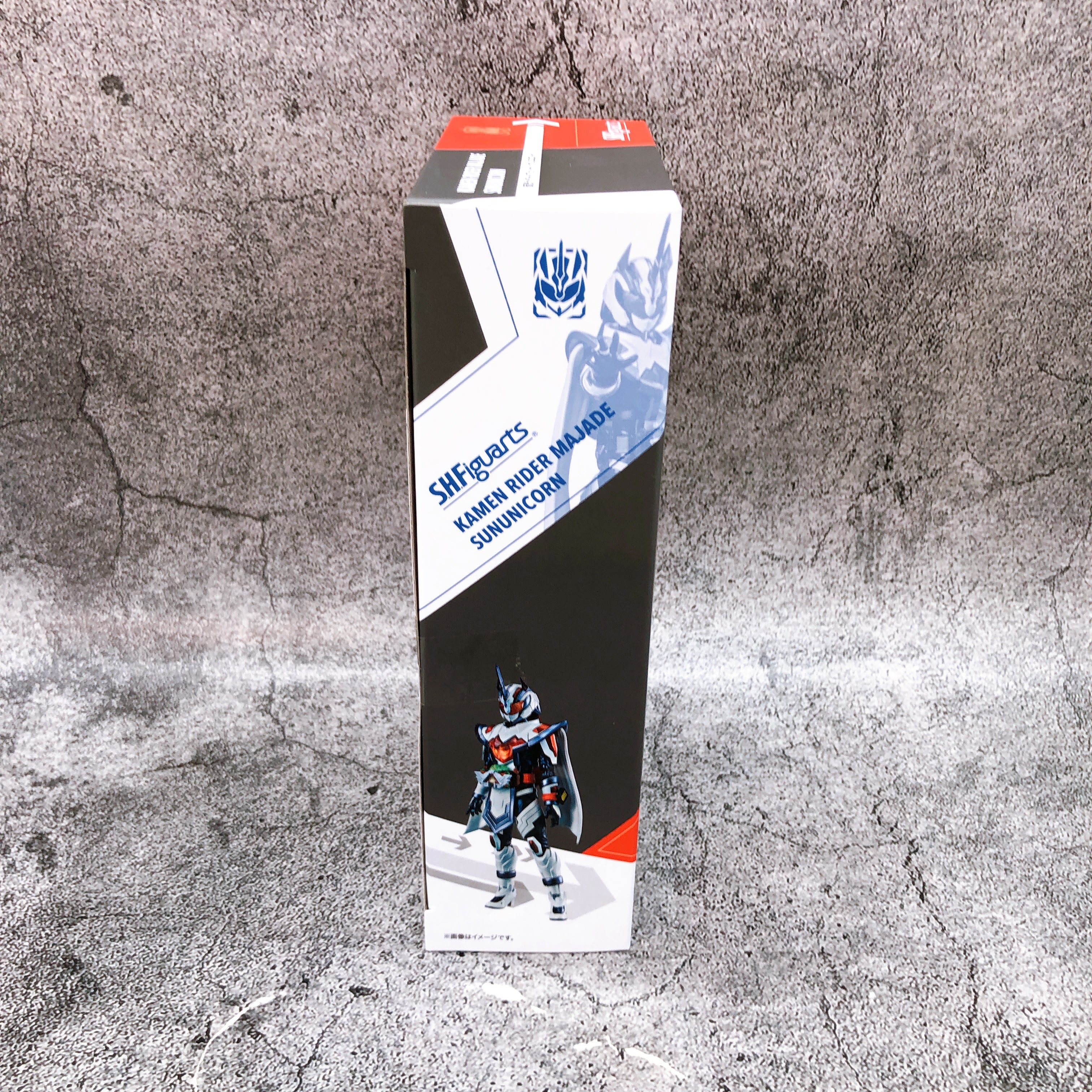 Kamen Rider Gatchard Majade Sun Unicorn S.H.Figuarts Action Figure Bandai Japan