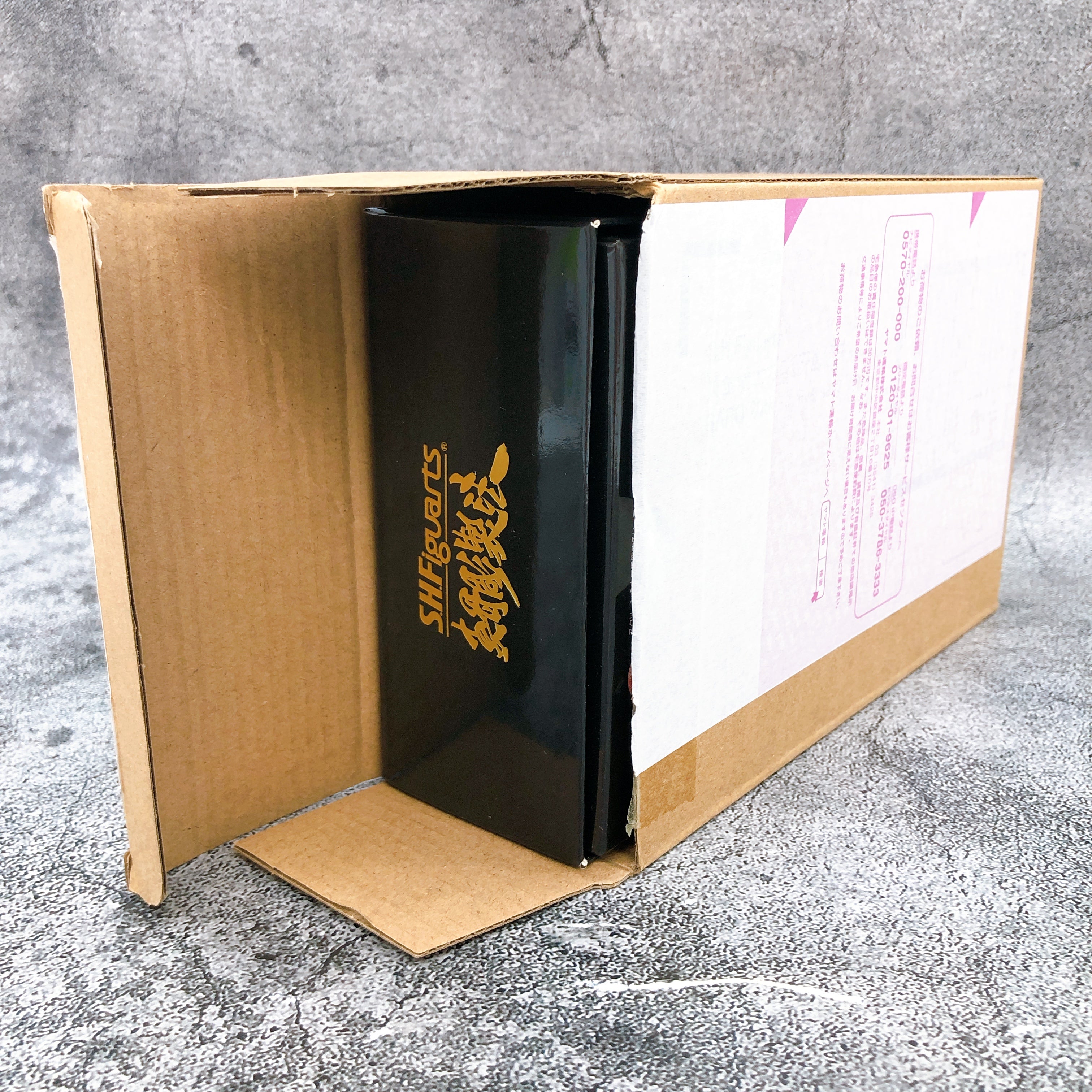 Golden Knight Garo S.H.Figuarts Shinkocchou Seihou Figure 20th Anniversary ver.