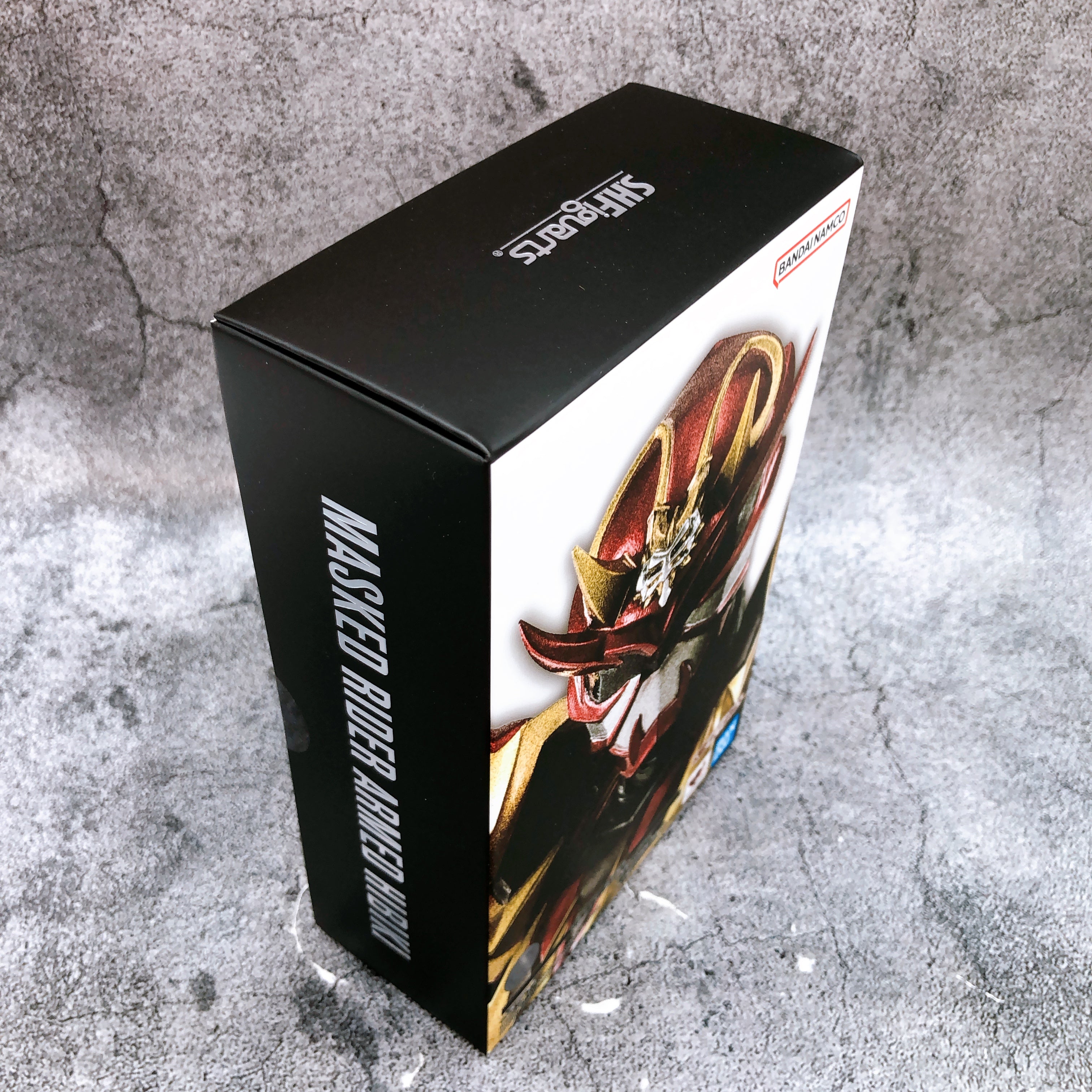 Kamen Rider Armed Hibiki S.H.Figuarts Shinkocchou Seihou Bandai Action Figure