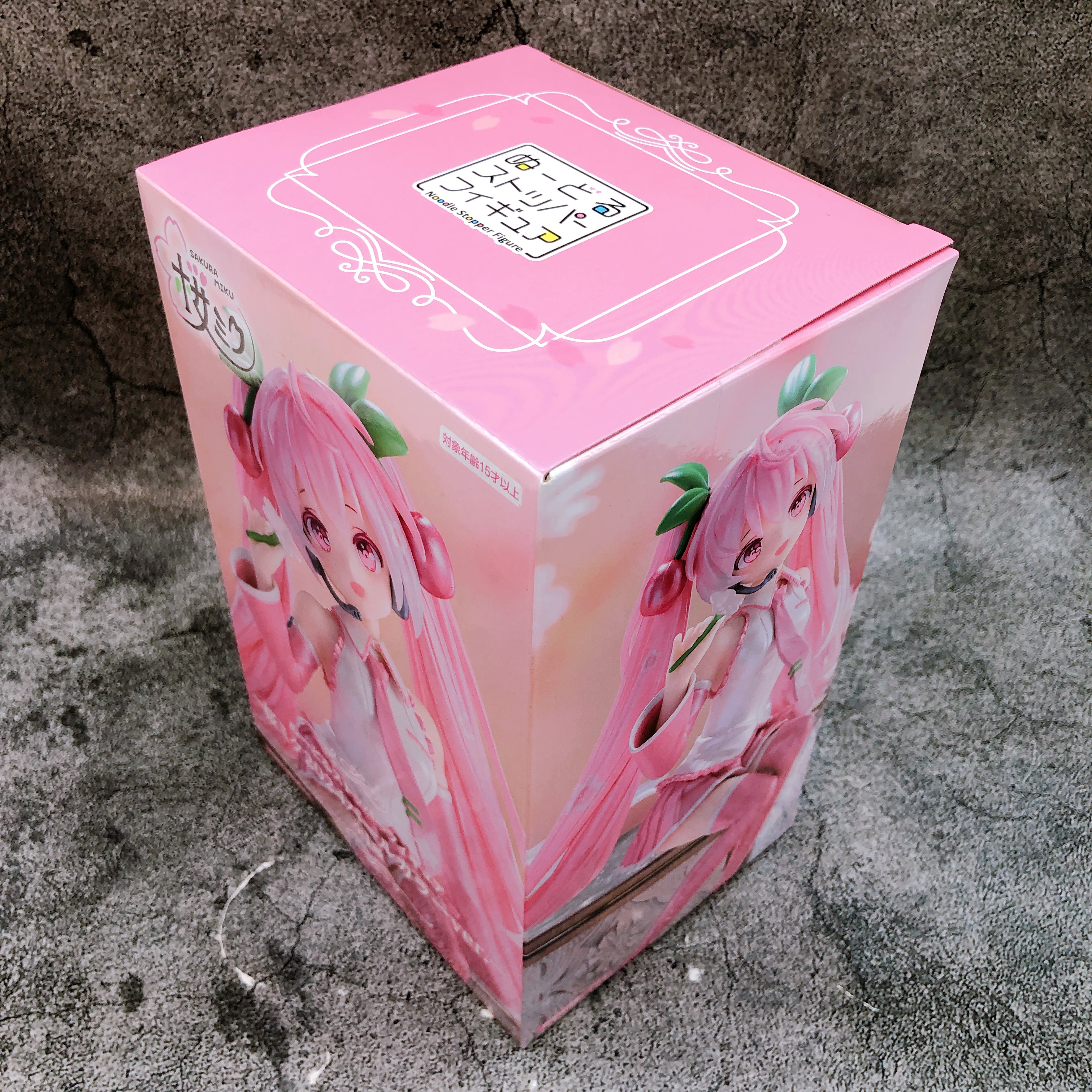 Hatsune Miku Sakura Miku 2024 Pearl Color ver Noodle Stopper Figure Fu