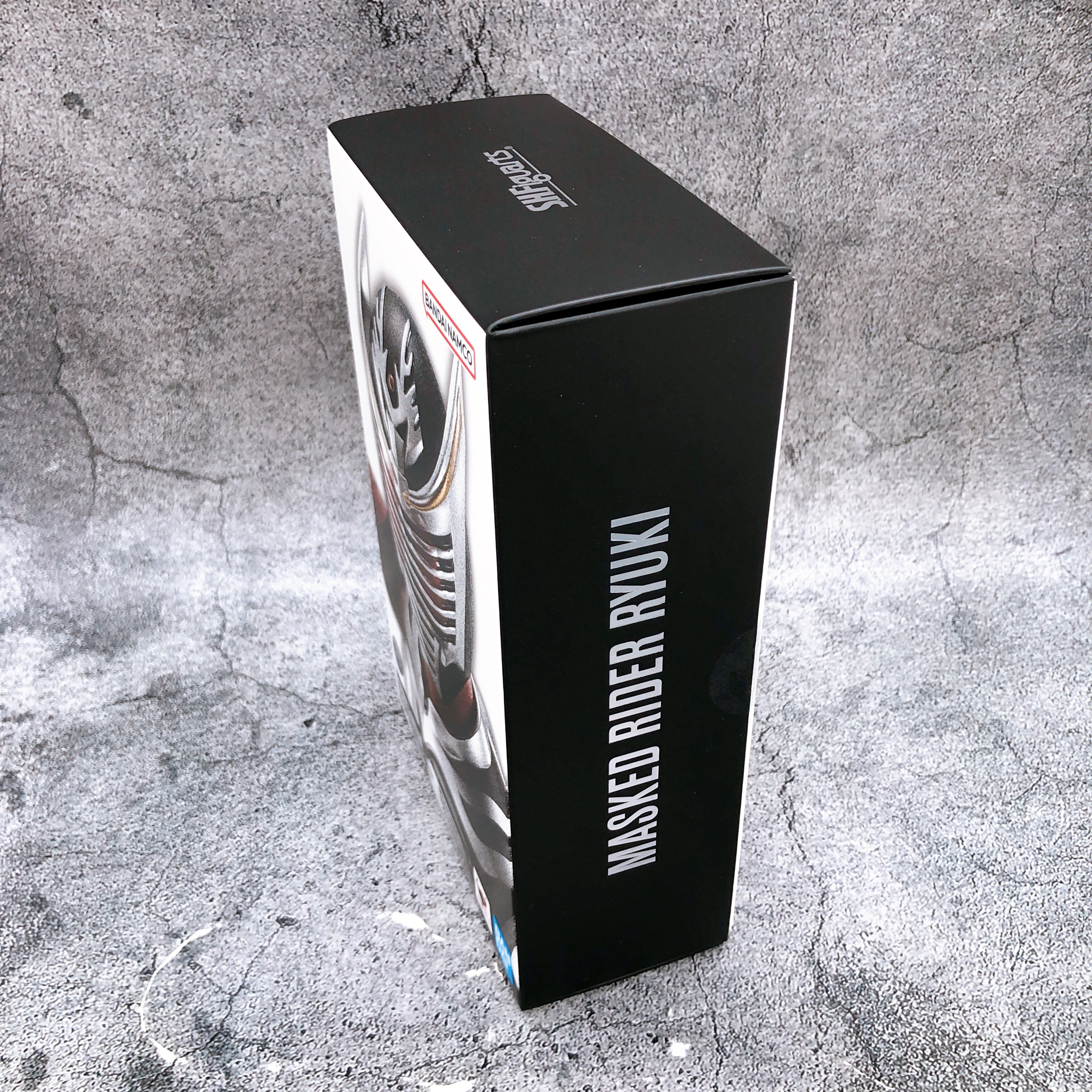 Kamen Rider Ryuki S.H.Figuarts Shinkocchou Seihou Action Figure Japan Sealed NEW