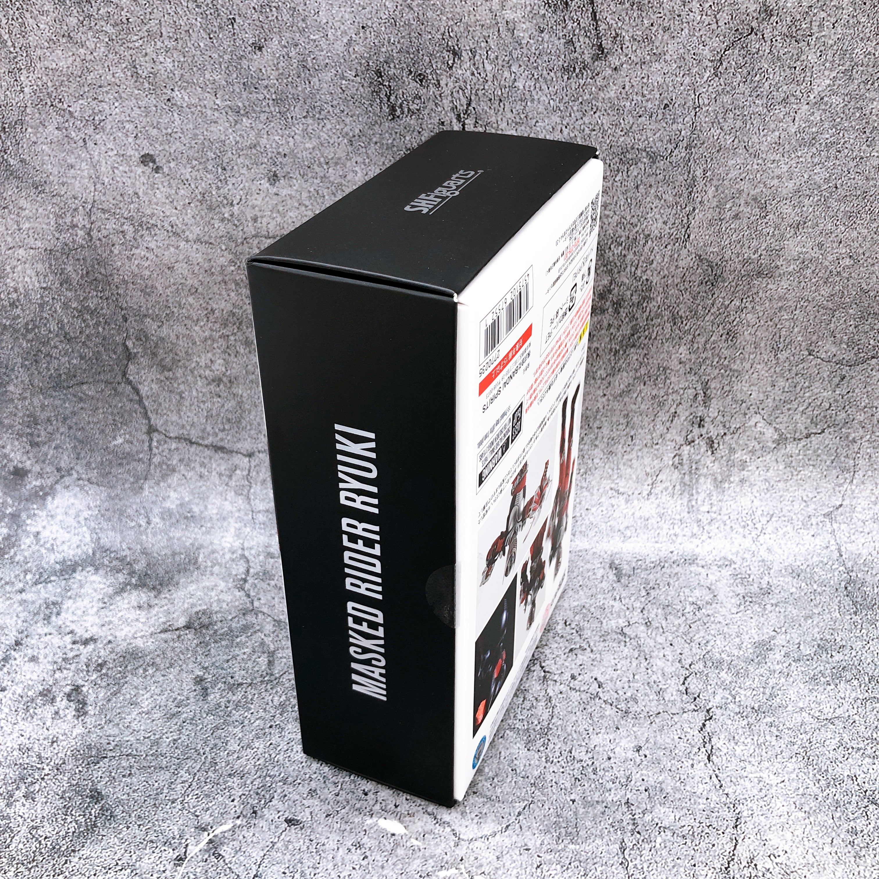 Kamen Rider Ryuki S.H.Figuarts Shinkocchou Seihou Action Figure Japan Sealed NEW