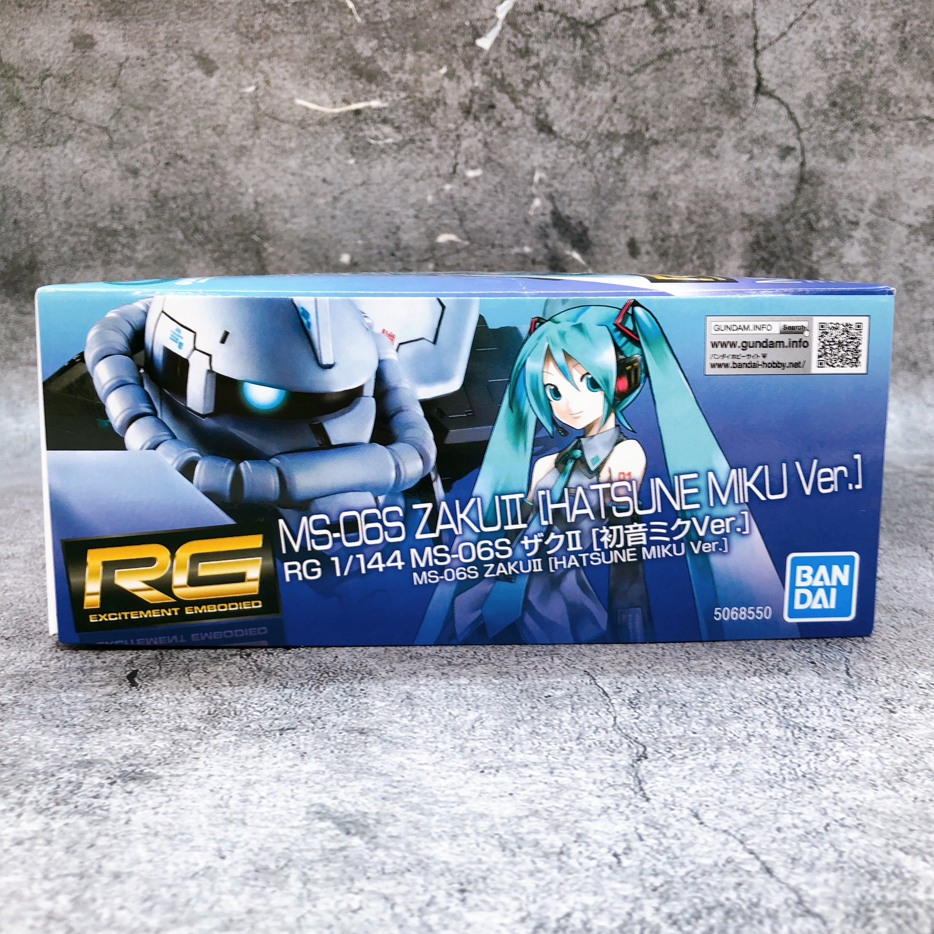 RG 1/144 MS-06S Zaku II Hatsune Miku Ver. Model Kit Premium Bandai Japan NEW