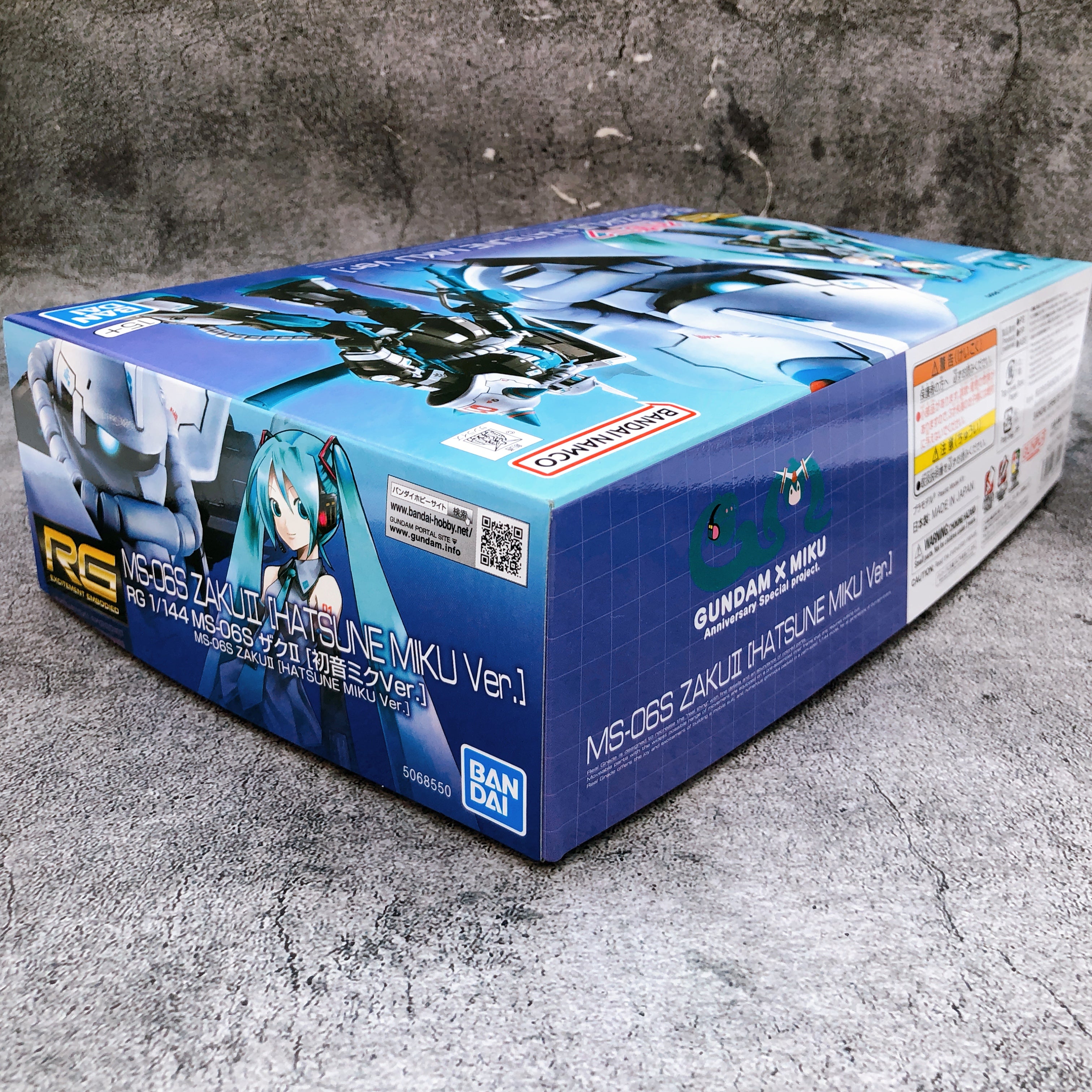 RG 1/144 MS-06S Zaku II Hatsune Miku Ver. Model Kit Premium Bandai Japan NEW