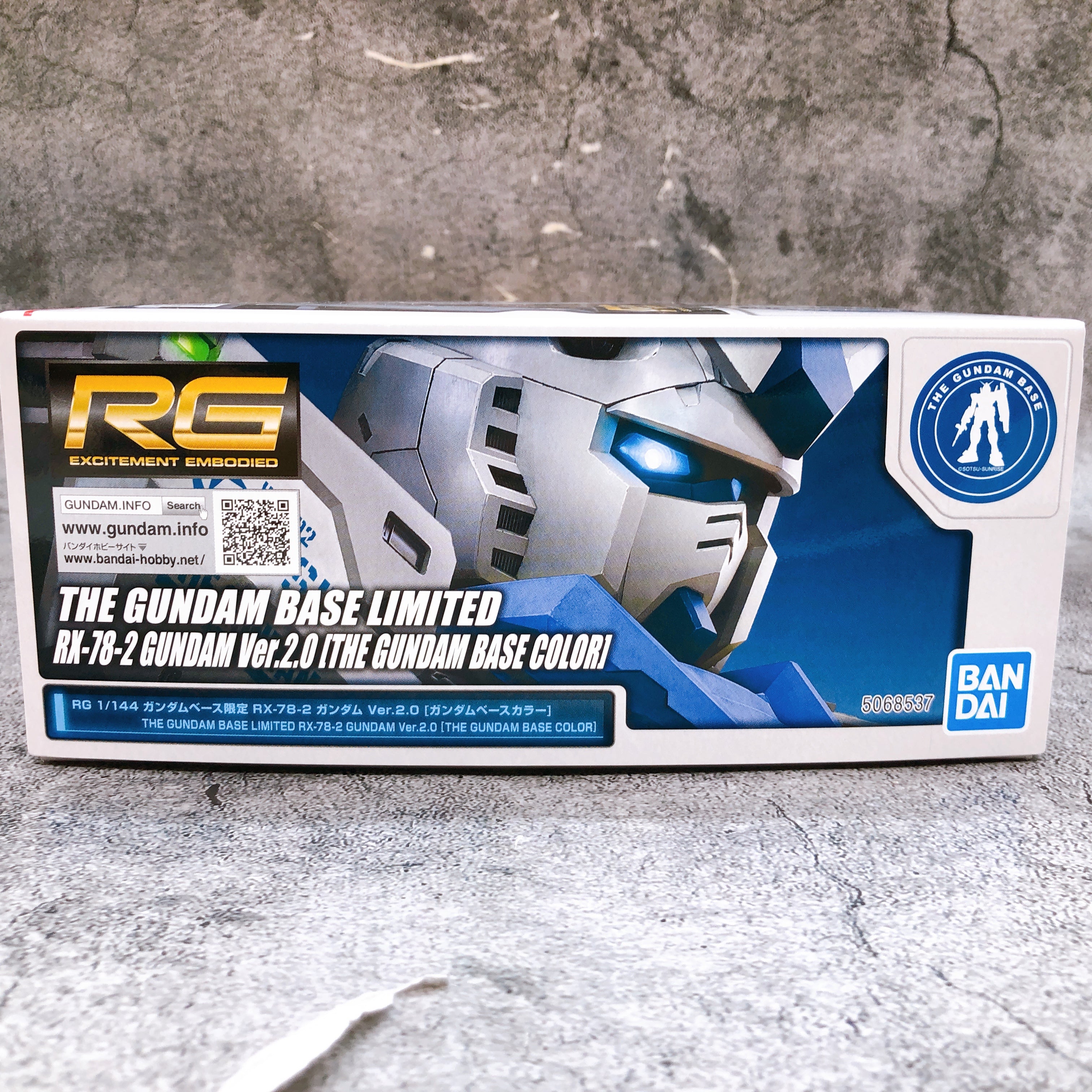 RG 1/144 RX-78-2 Gundam Ver.2.0 The Gundam Base Color Limited Kit 15+ Bandai NEW