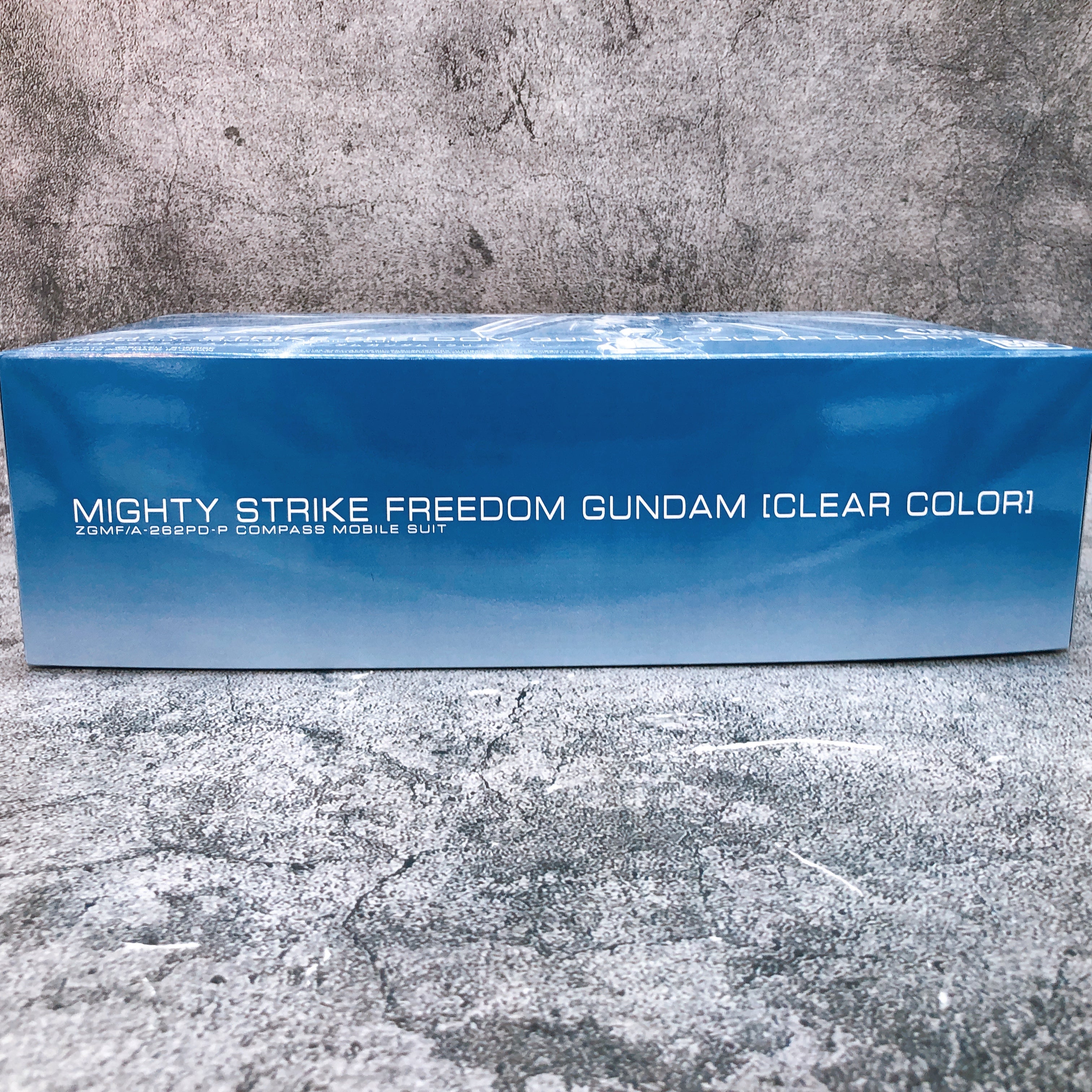HG 1/144 Mighty Strike Freedom Gundam Clear Color Limited Model Kit Bandai NEW