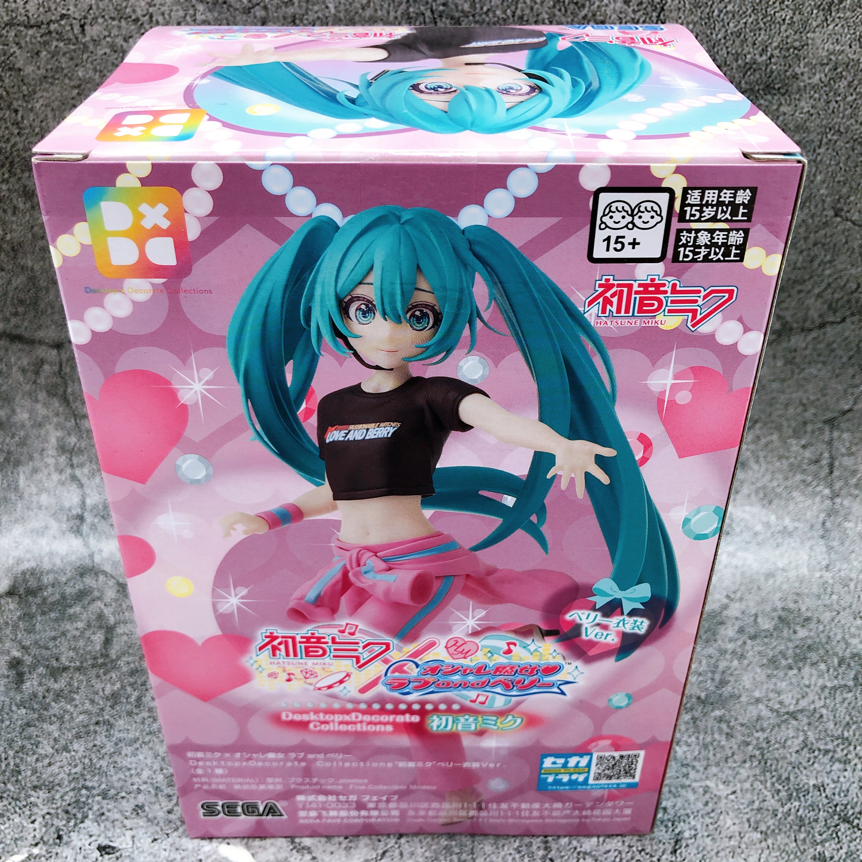 Hatsune Miku x Love and Berry Figure Berry ver. Desktop Decorate Figure SEGA