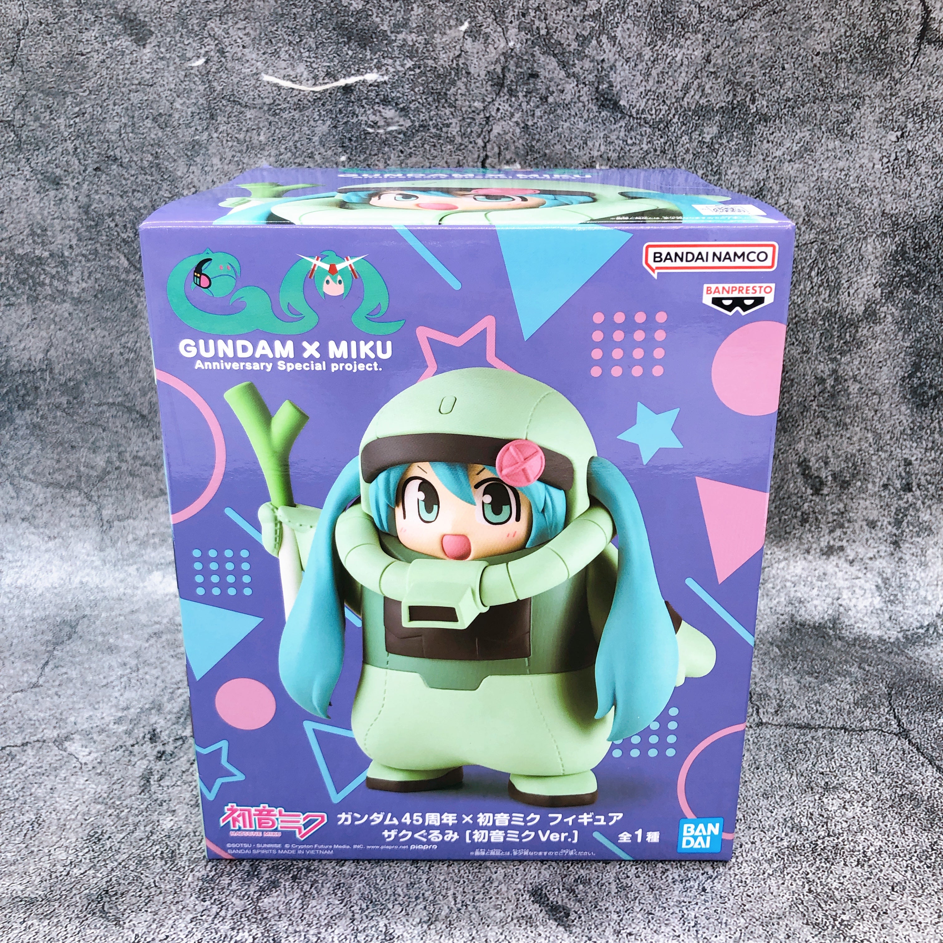Hatsune Miku Zaku Costume ver. Figure Gundam 45 Anniversary BANPRESTO Japan NEW