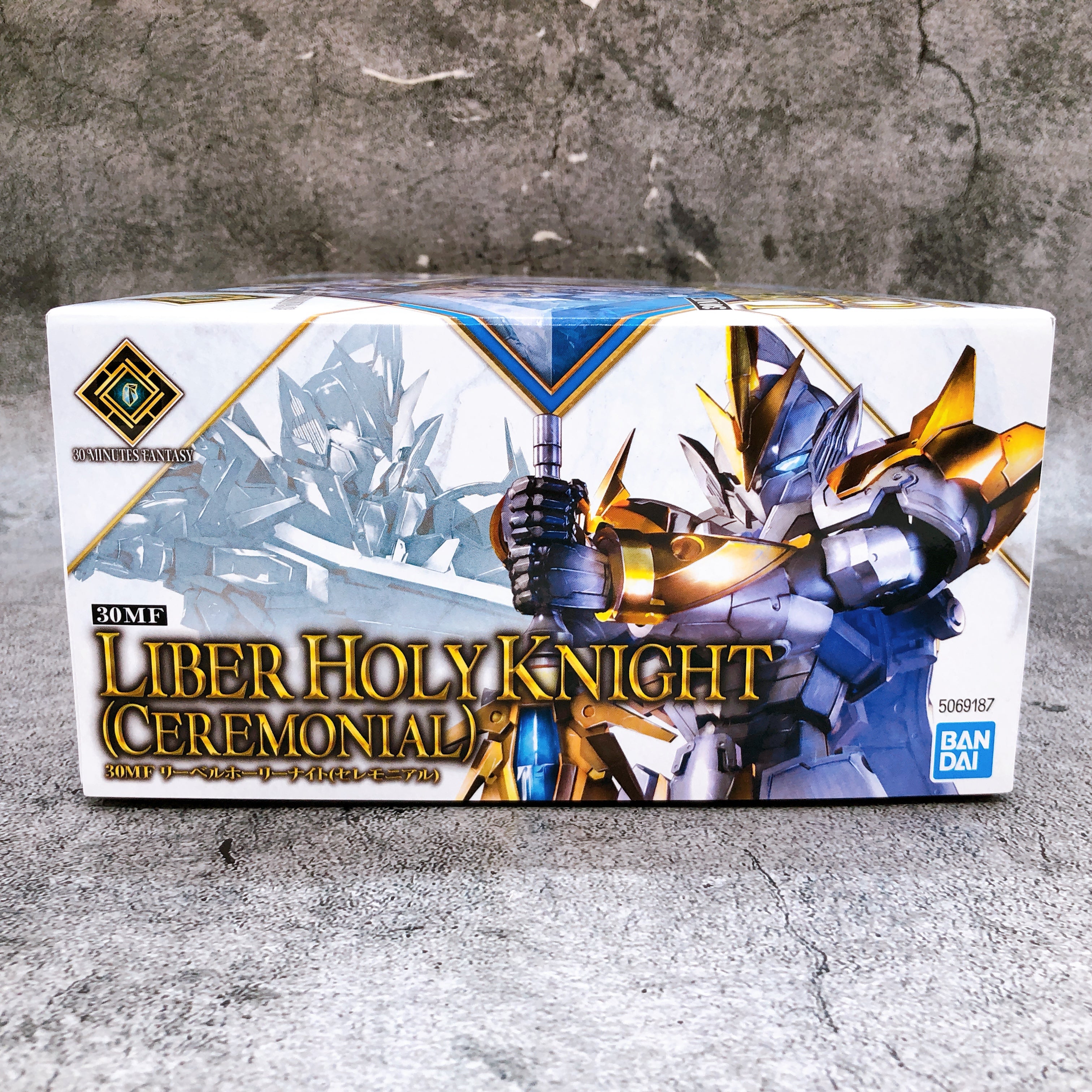30MF Liber Holy Knight Ceremonial Plastic Model Kit Premium Bandai Jaapan NEW