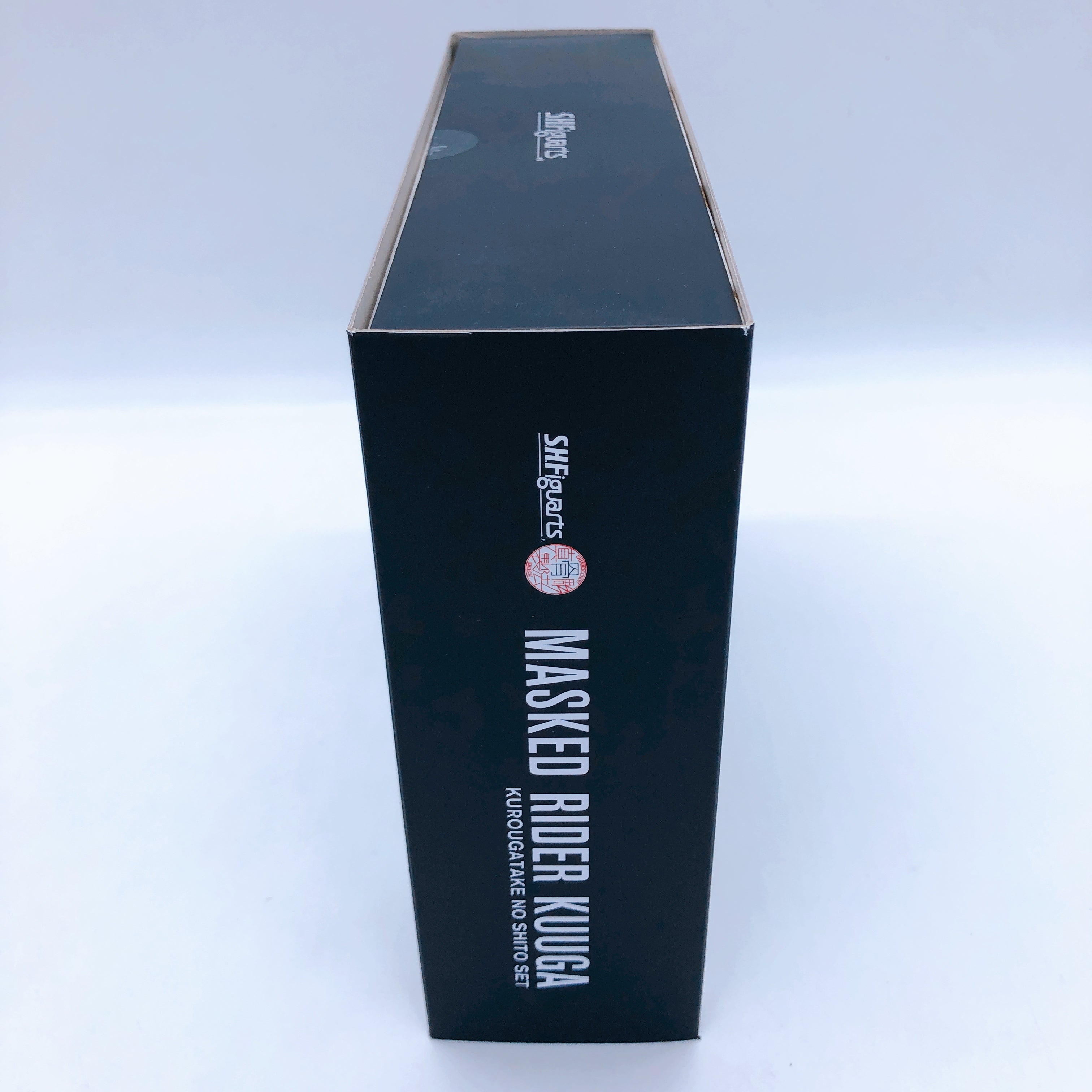 S.H.Figuarts Shinkocchou Seihou Kamen Rider Kuuga Kurougatake no Shito Set