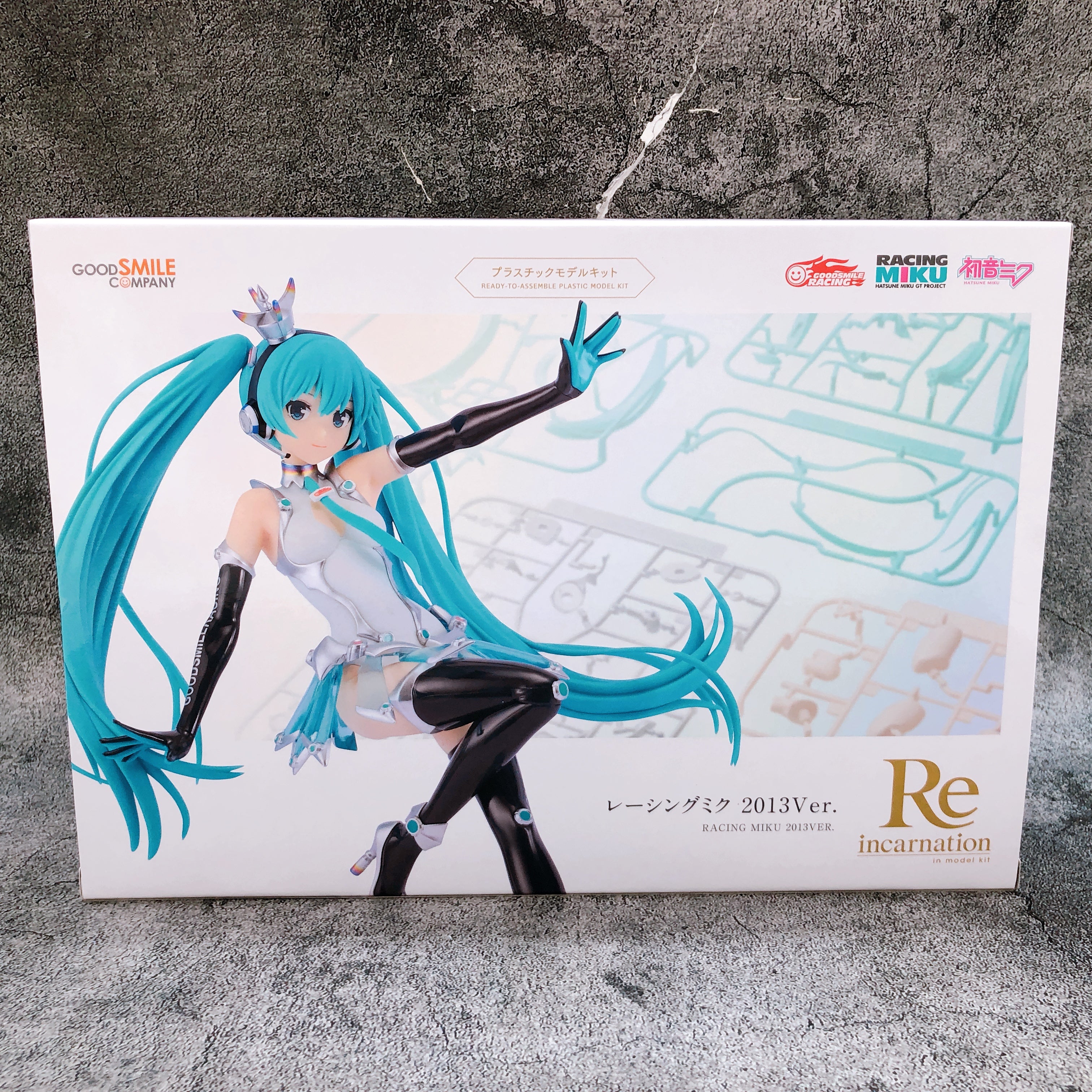 Hatsune Miku Racing Miku 2013Ver. Reincarnation 1/8 Model Kit Good Smile Racing