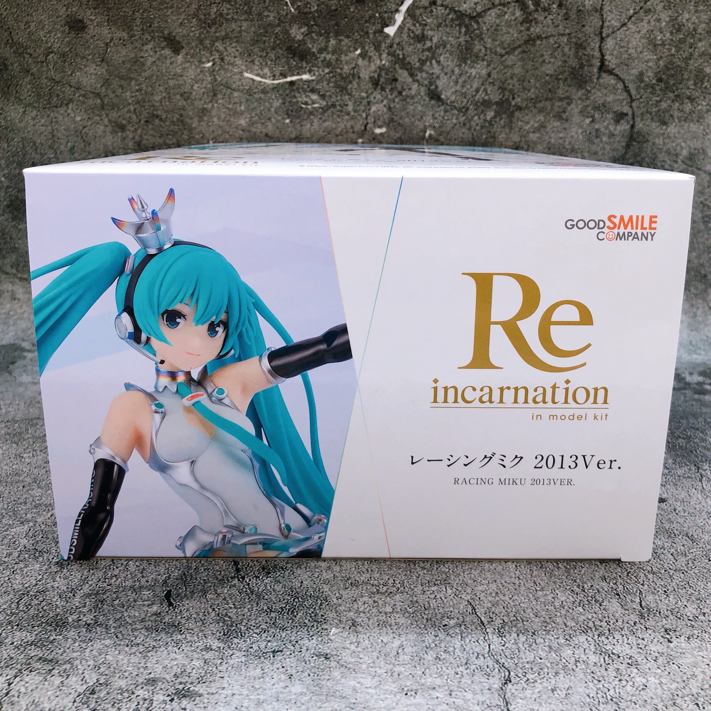 Hatsune Miku Racing Miku 2013Ver. Reincarnation 1/8 Model Kit Good Smile Racing