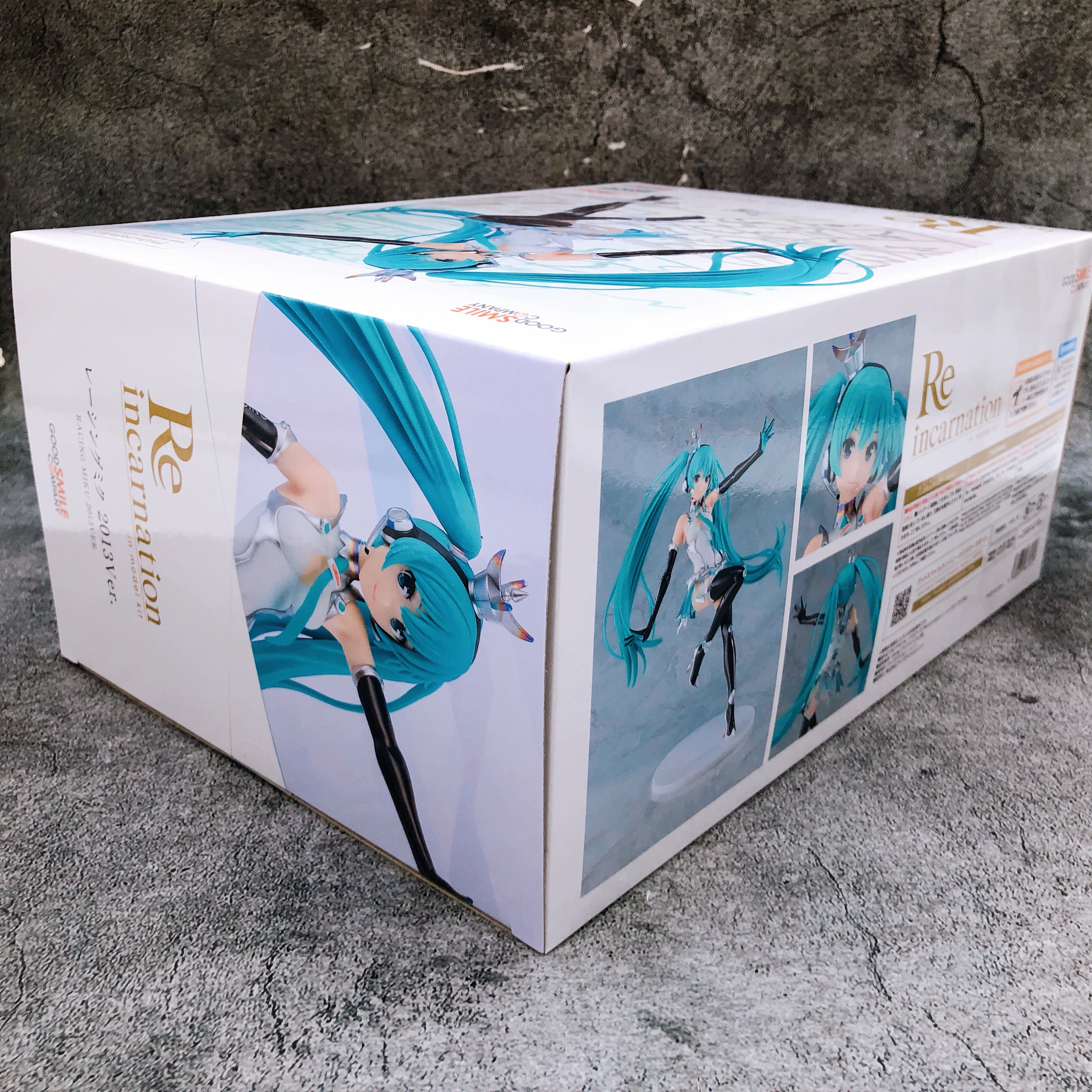 Hatsune Miku Racing Miku 2013Ver. Reincarnation 1/8 Model Kit Good Smile Racing