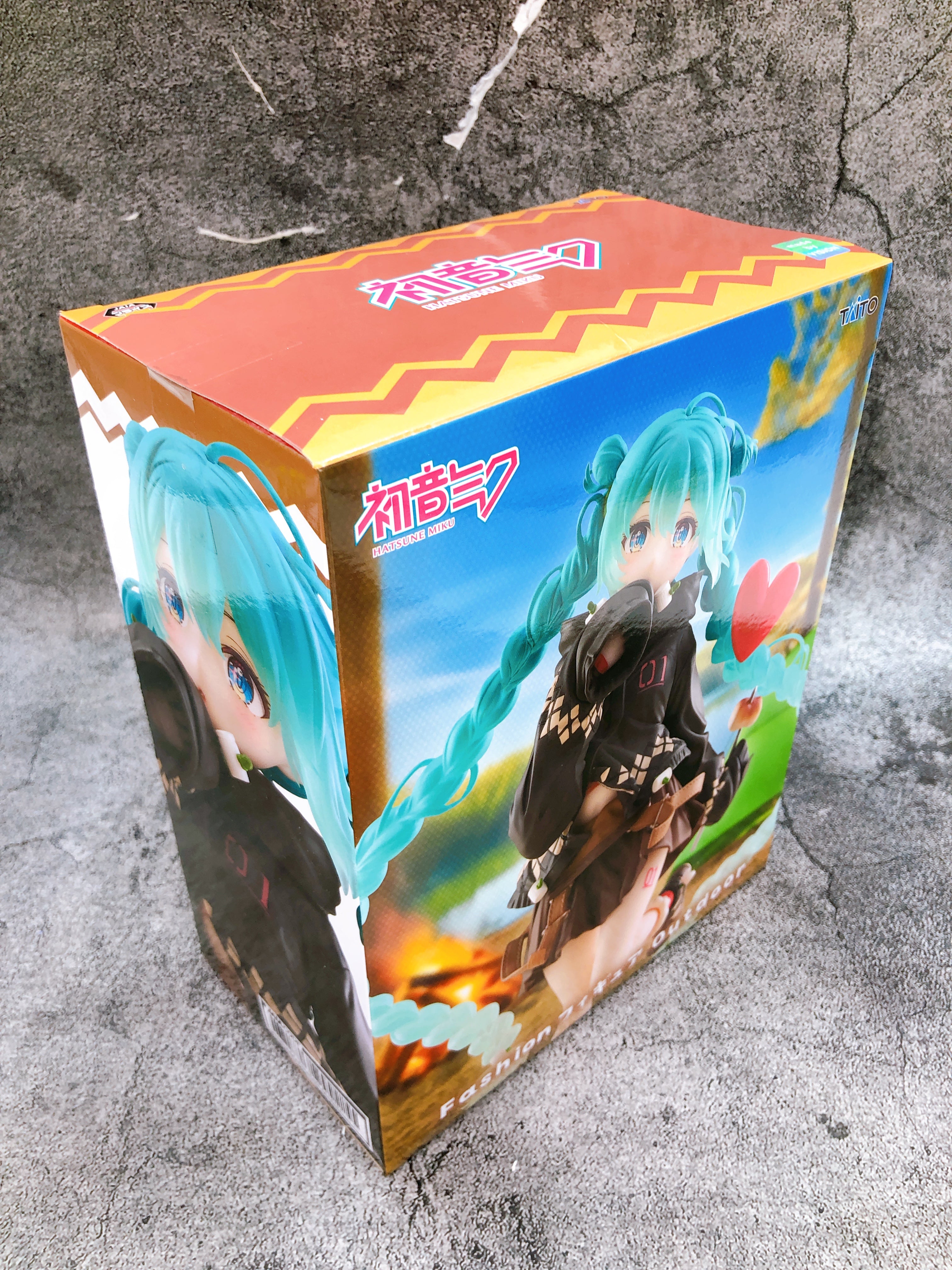 Hatsune Miku Outdoor Fashion Figure Taito Japan Sealed AUTHENTIC NEW