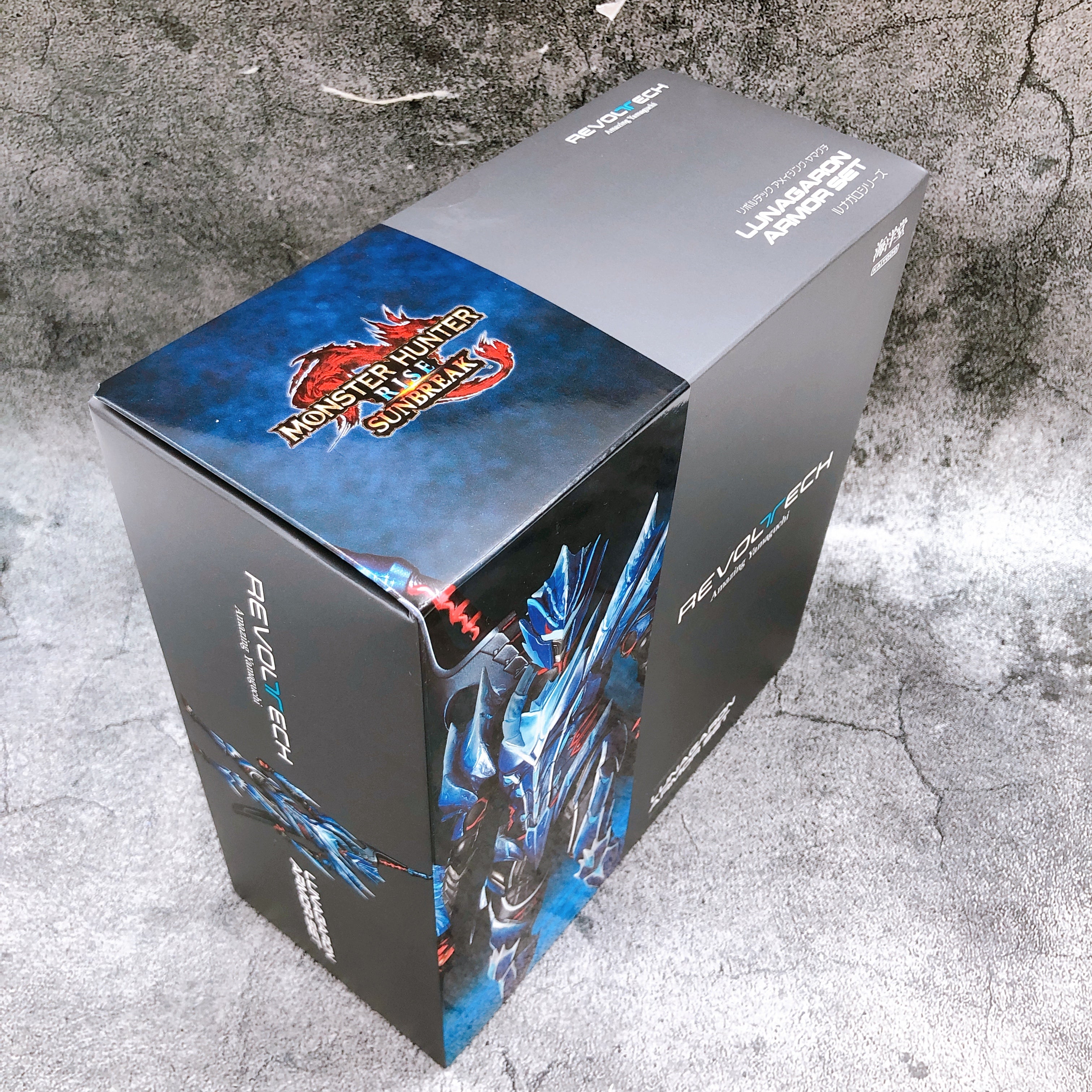 Kaiyodo Revoltech Amazing Yamaguchi Monster Hunter Lunagaron Armor Set Figure