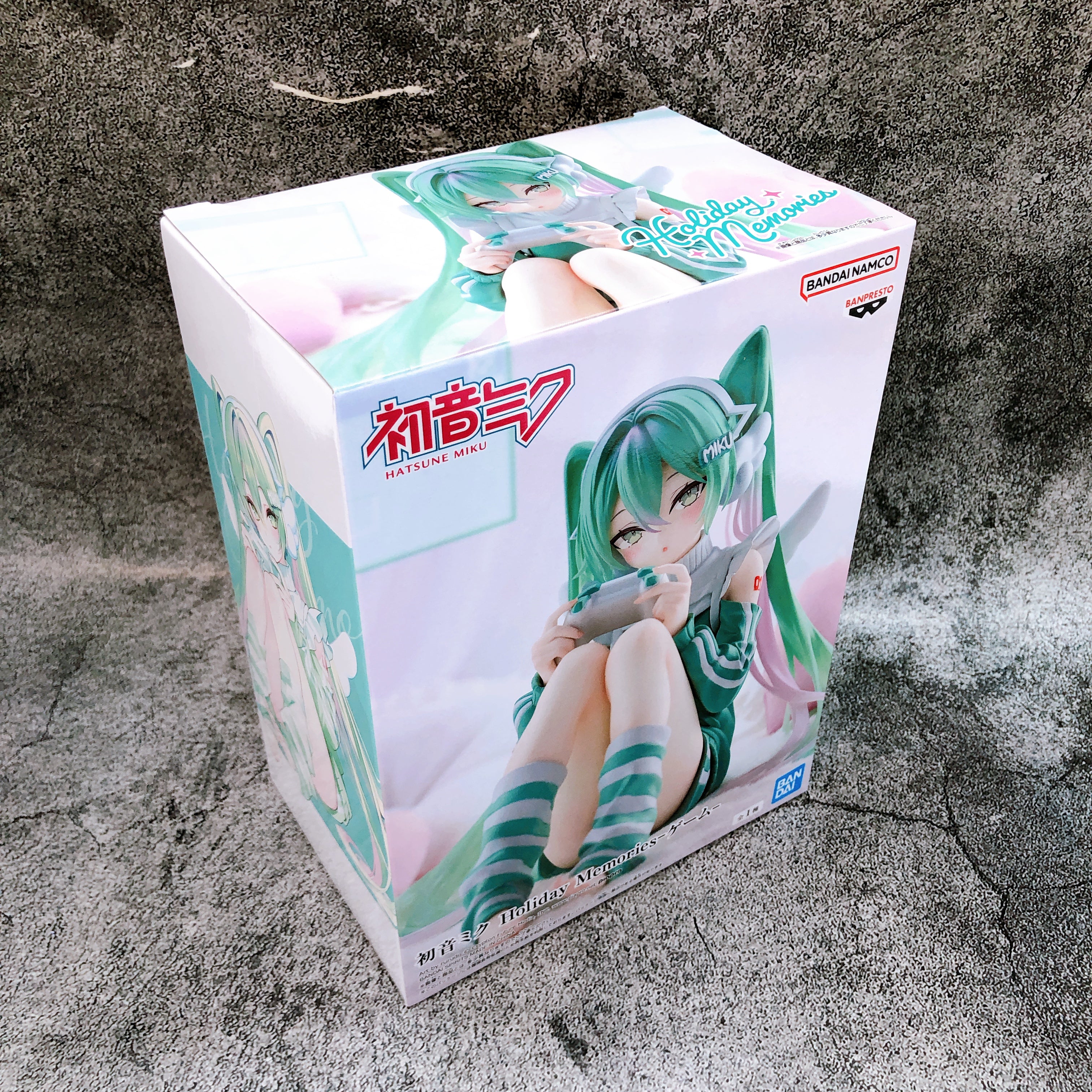 Hatsune Miku Holiday Memories Game BANPRESTO Japan AUTHENTIC FASTSHIP Sealed 15+