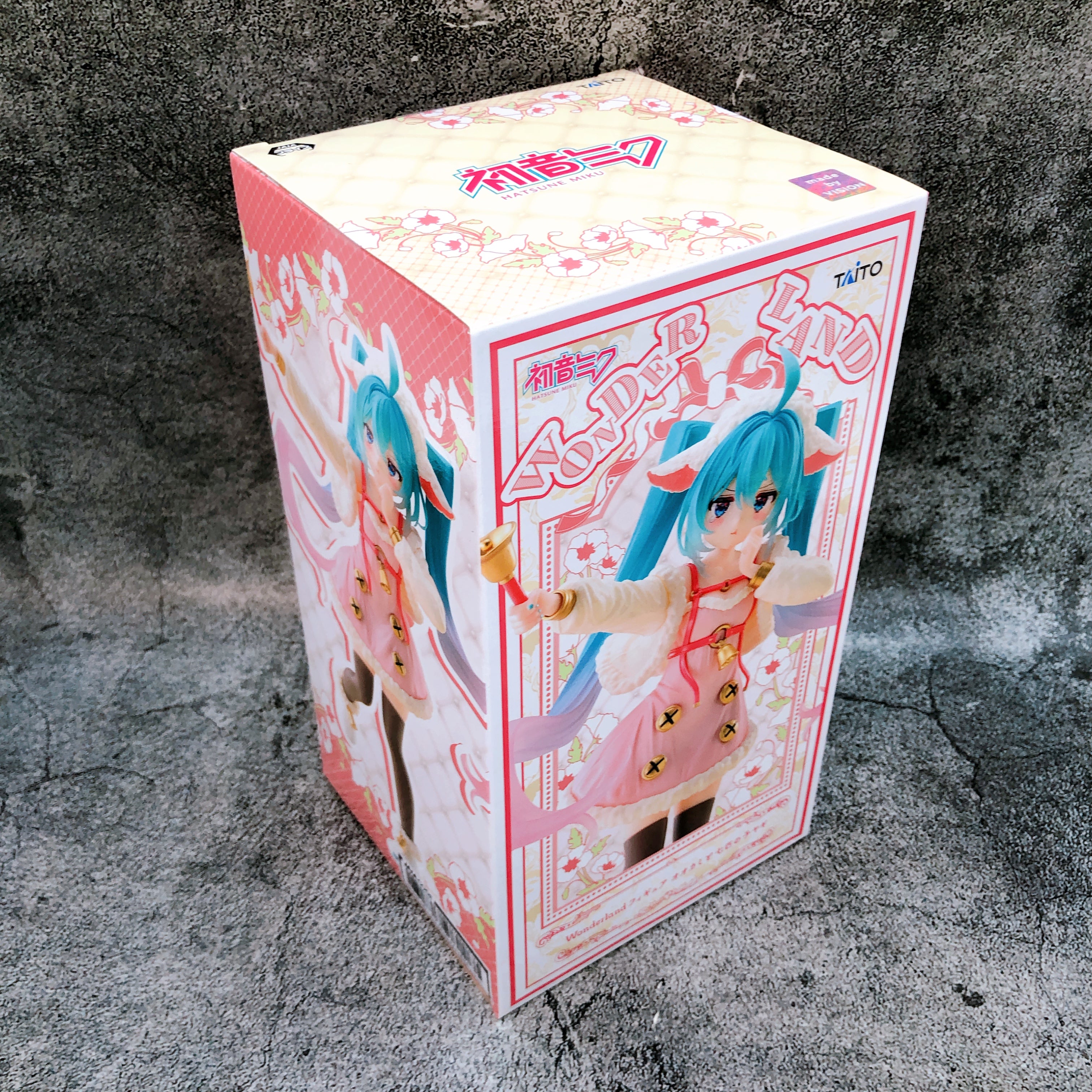 Hatsune Miku The Wolf and the Seven Young Goats Wonderland Figure Taito Japan