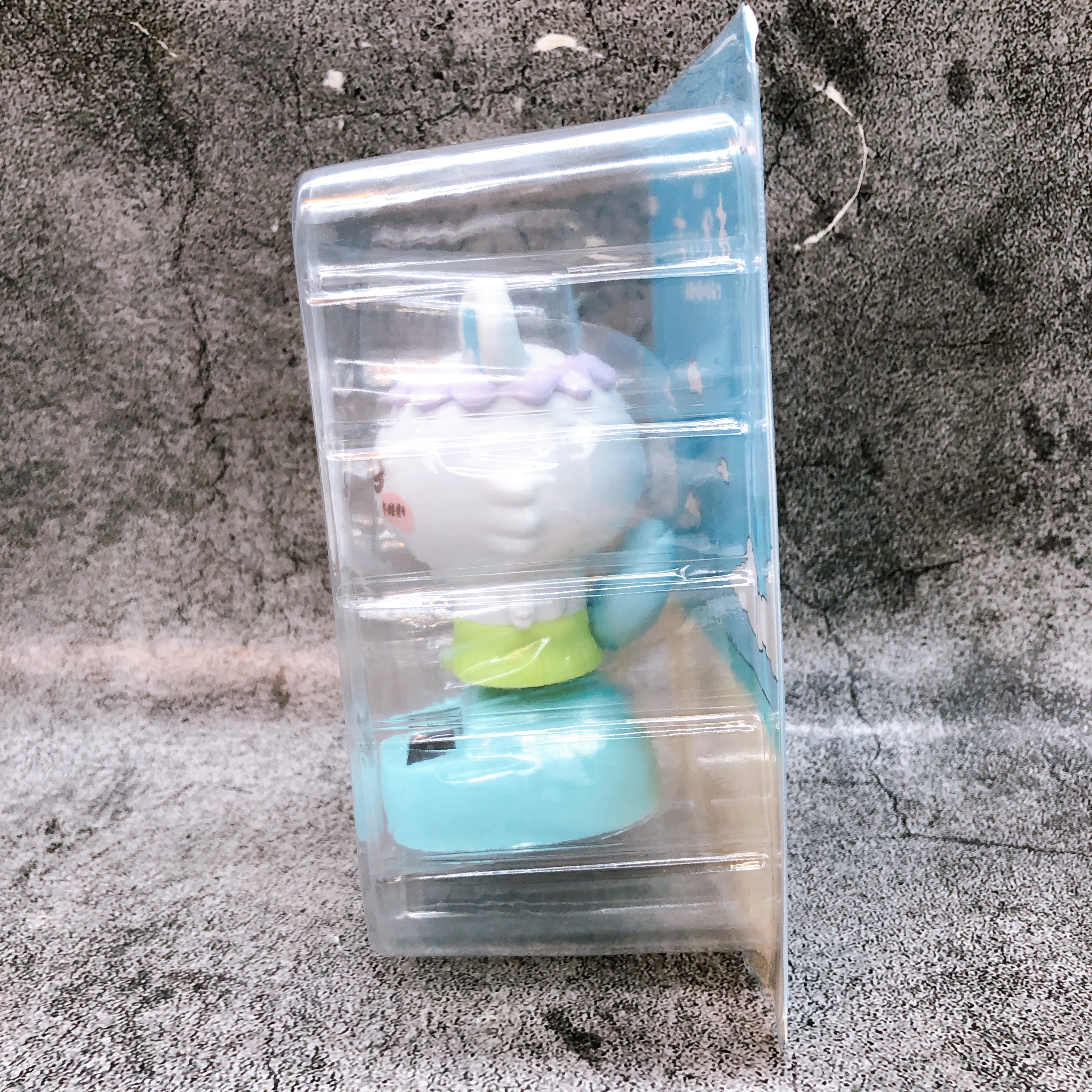 Chiikawa the Movie Momonga Solar Powered Bobblehead Swaying Figure Parade Japan
