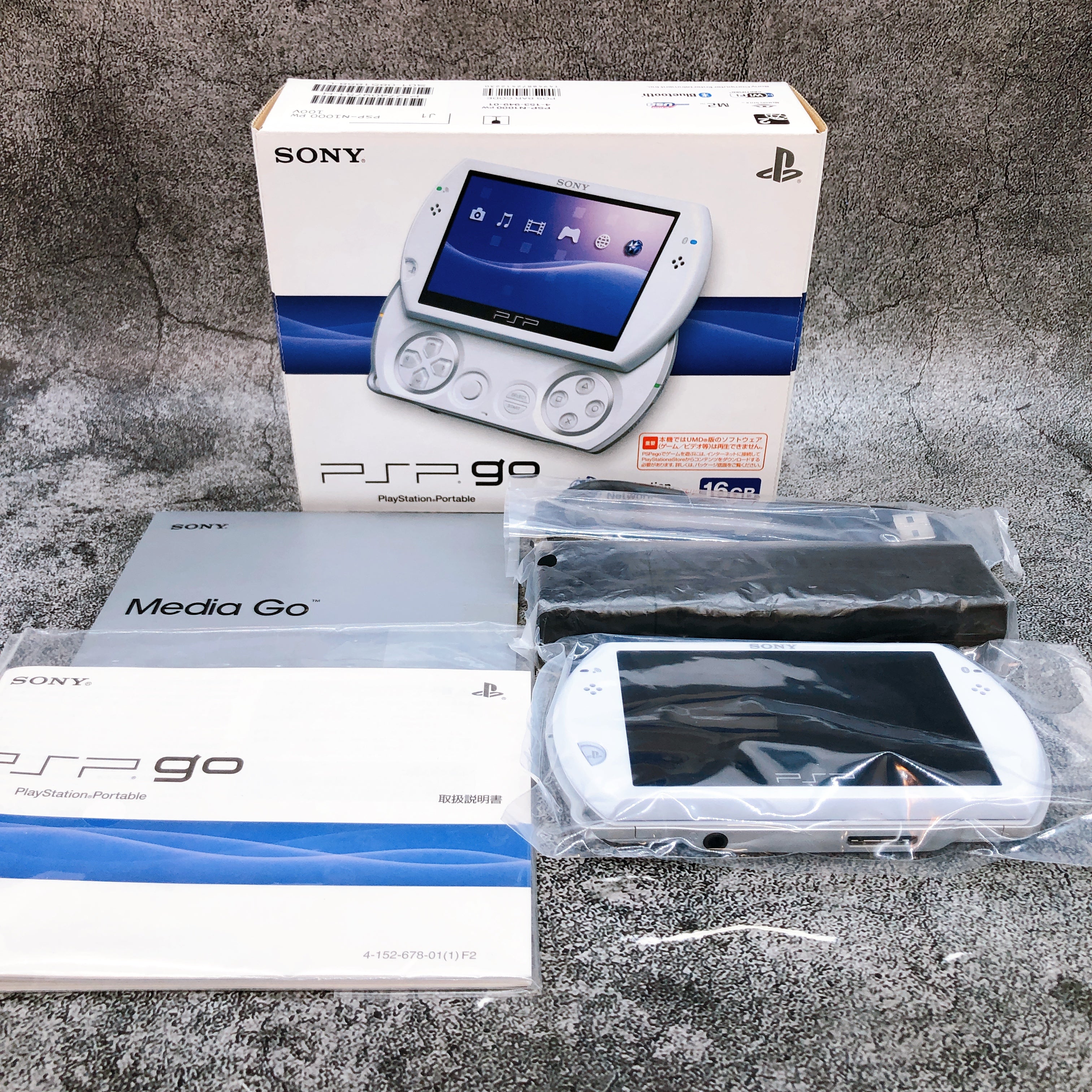 Sony PSP GO PlayStation Portable Pearl White Console PSP-N1000 Boxed i