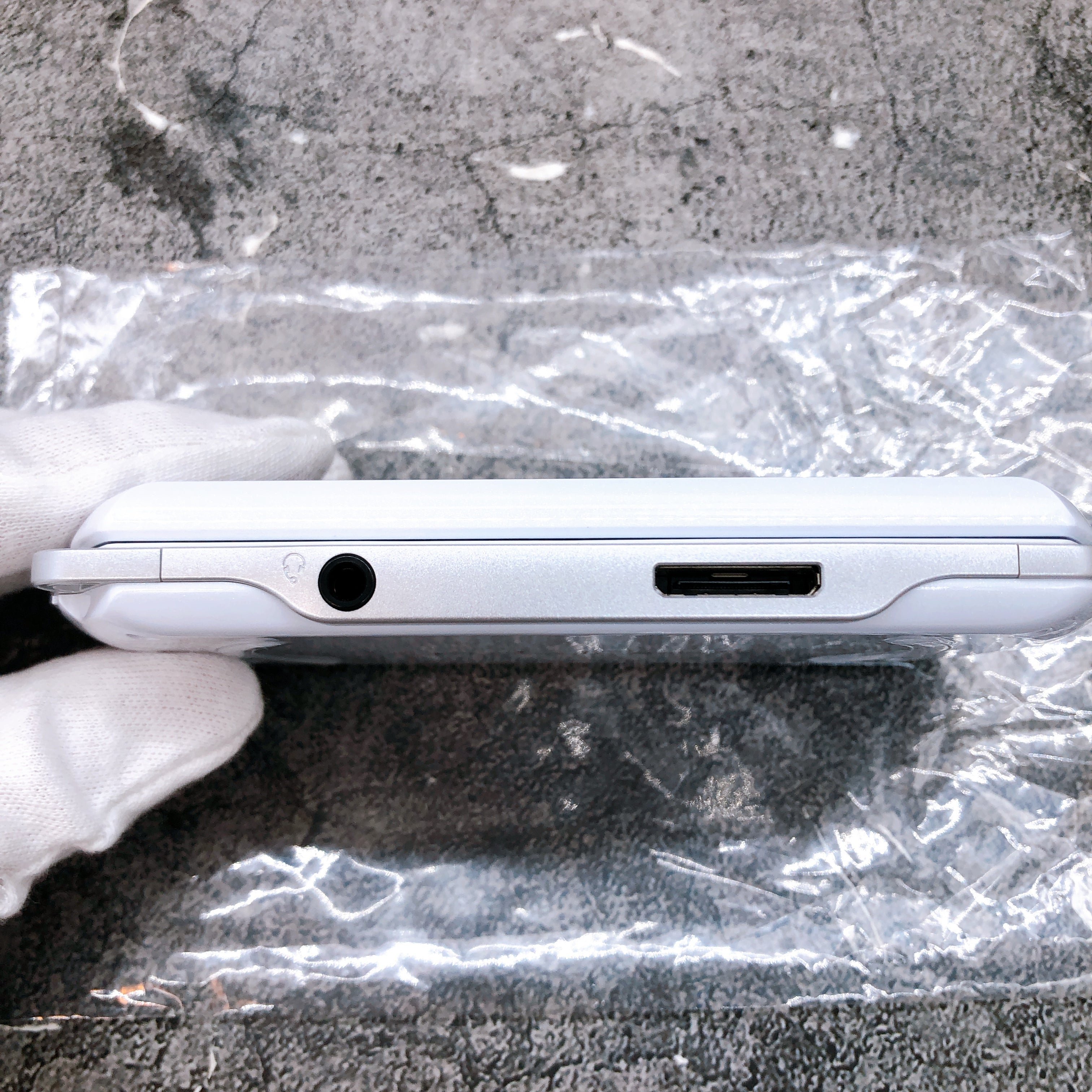 Sony PSP GO PlayStation Portable Pearl White Console PSP-N1000 Boxed in Stock