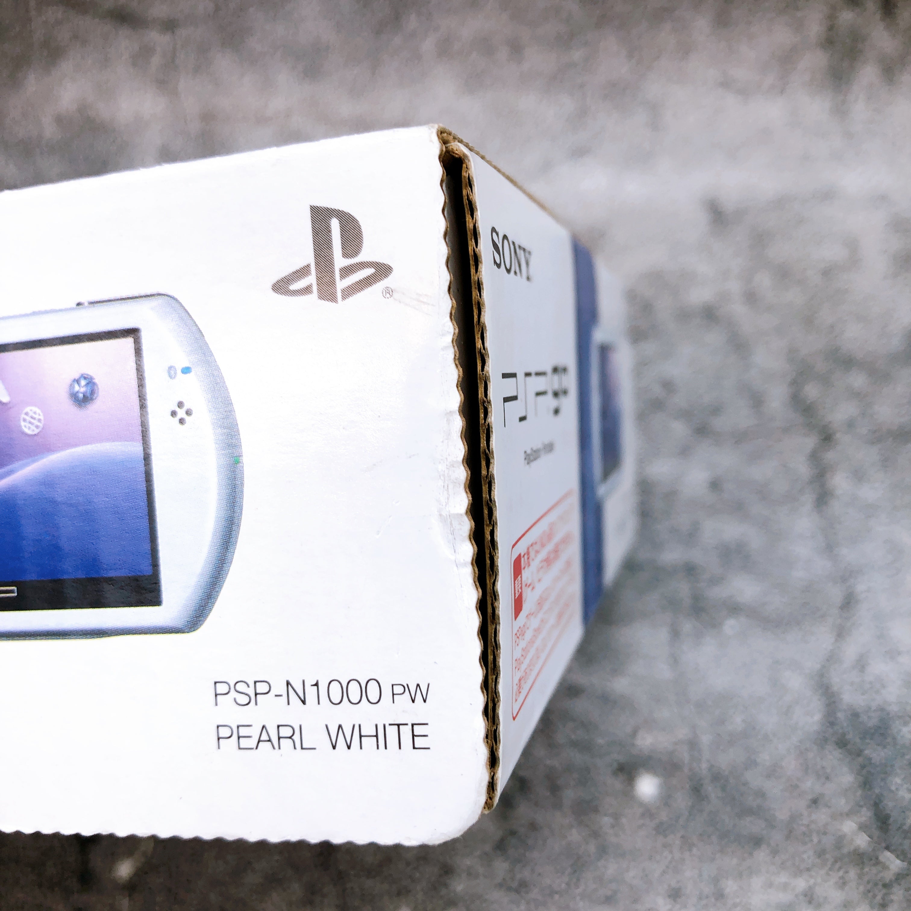 Sony PSP GO PlayStation Portable Pearl White Console PSP-N1000 Boxed in Stock