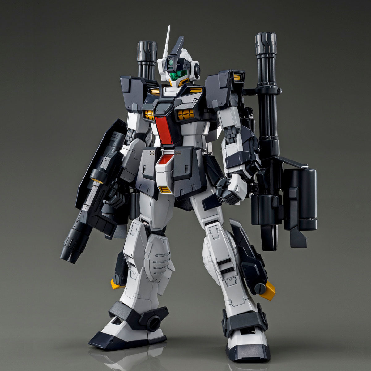 MG 1/100 GM Dominance & Philip Hughs's GM Dominance Set Kit Premium Bandai NEW