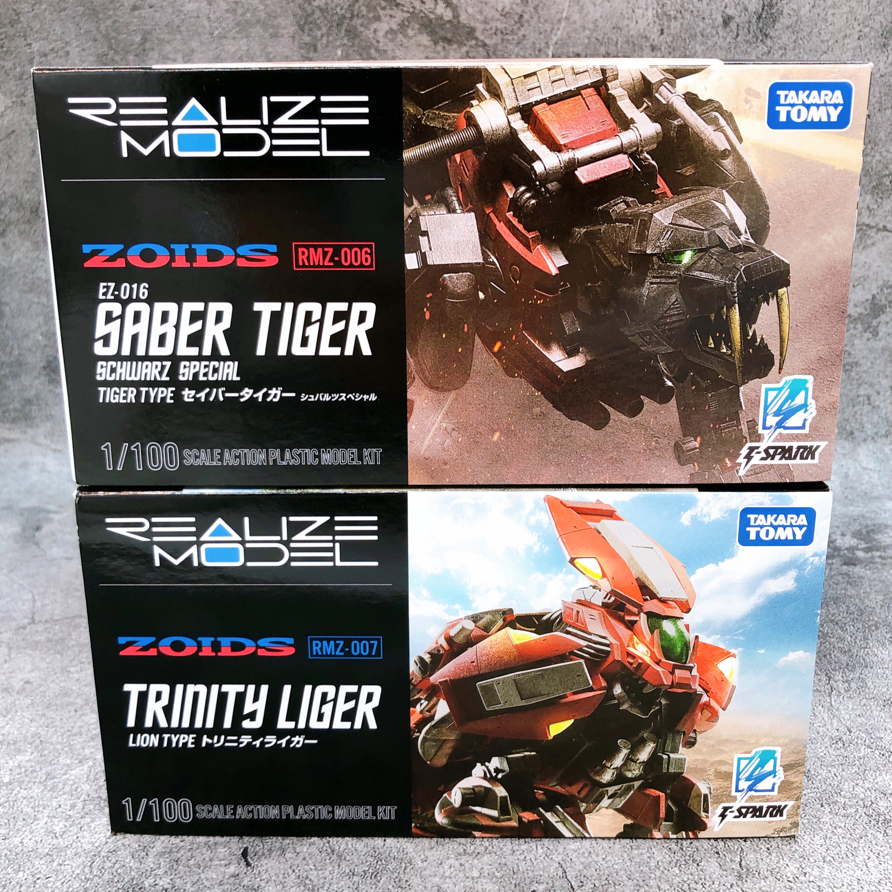 ZOIDS REALIZE MODEL 1/100 Saber Tiger Schwarz Special & Trinity Liger Set Kit
