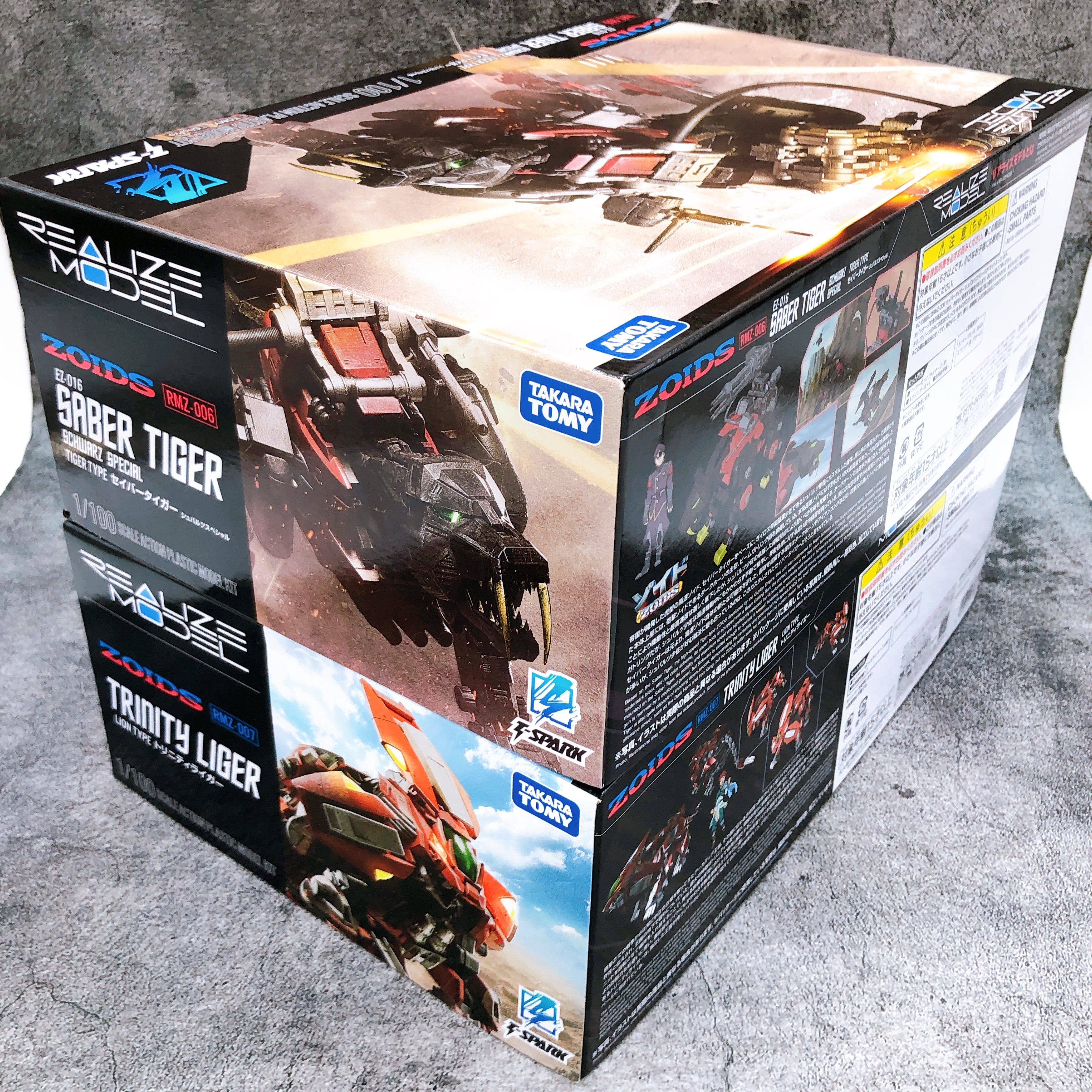 ZOIDS REALIZE MODEL 1/100 Saber Tiger Schwarz Special & Trinity Liger Set Kit