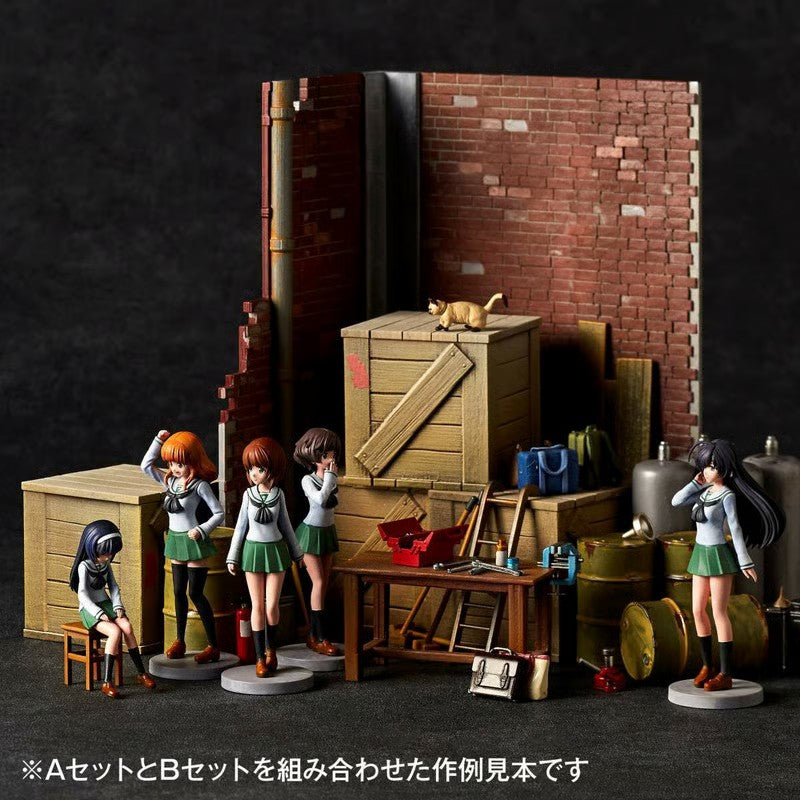 Kaiyodo Artpla Girls und Panzer das Finale Garage A & B Set 1/24 Model Kit Japan