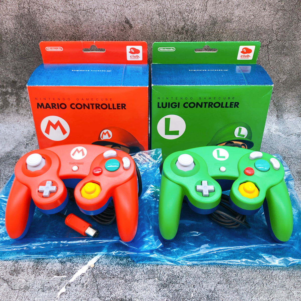 Club Nintendo GameCube Mario & Luigi Controller SET Rare Accessories AUTHENTIC