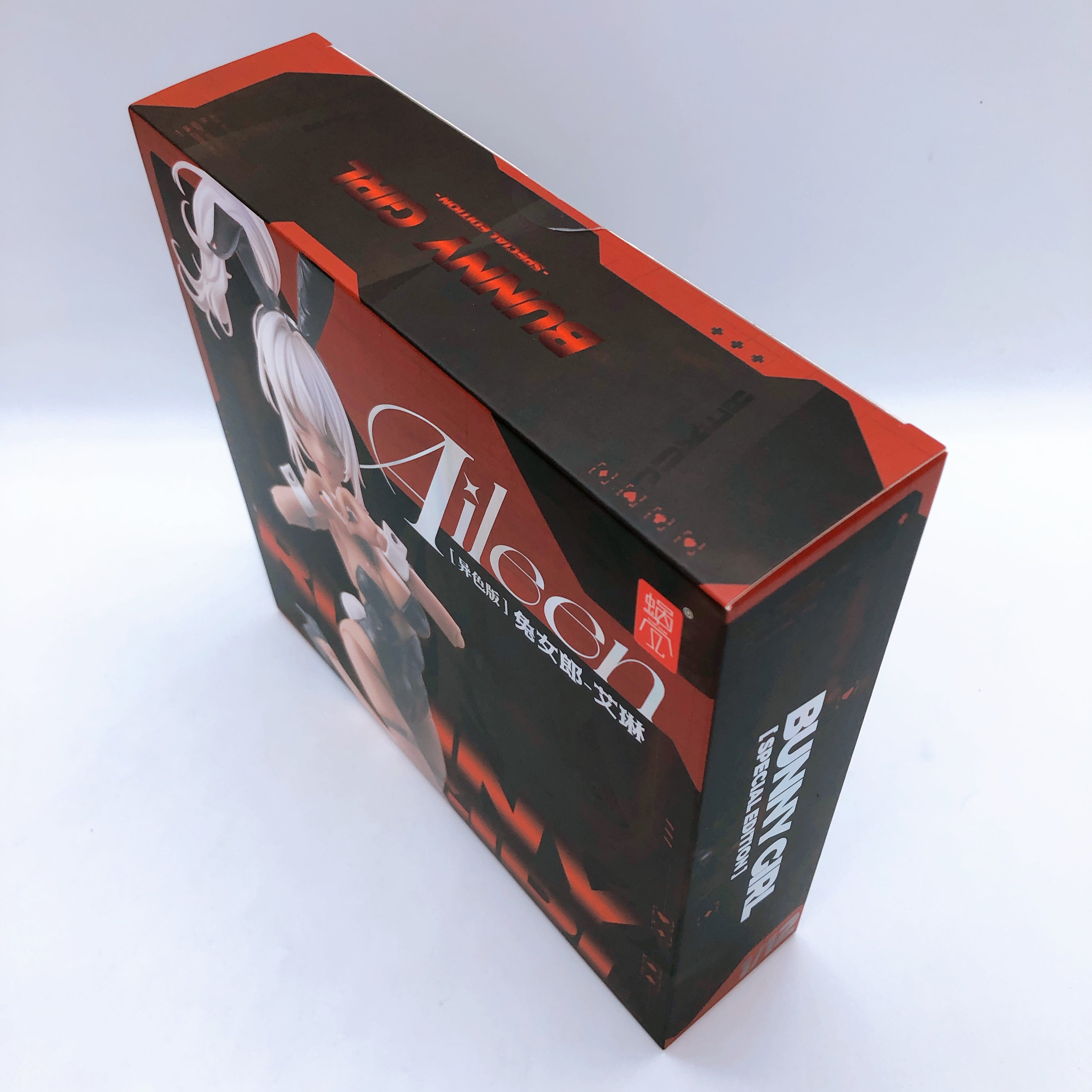 Bunny Girl Aileen Sunkissed Figure + Optional Feet + Cyclone Gear Deluxe Black