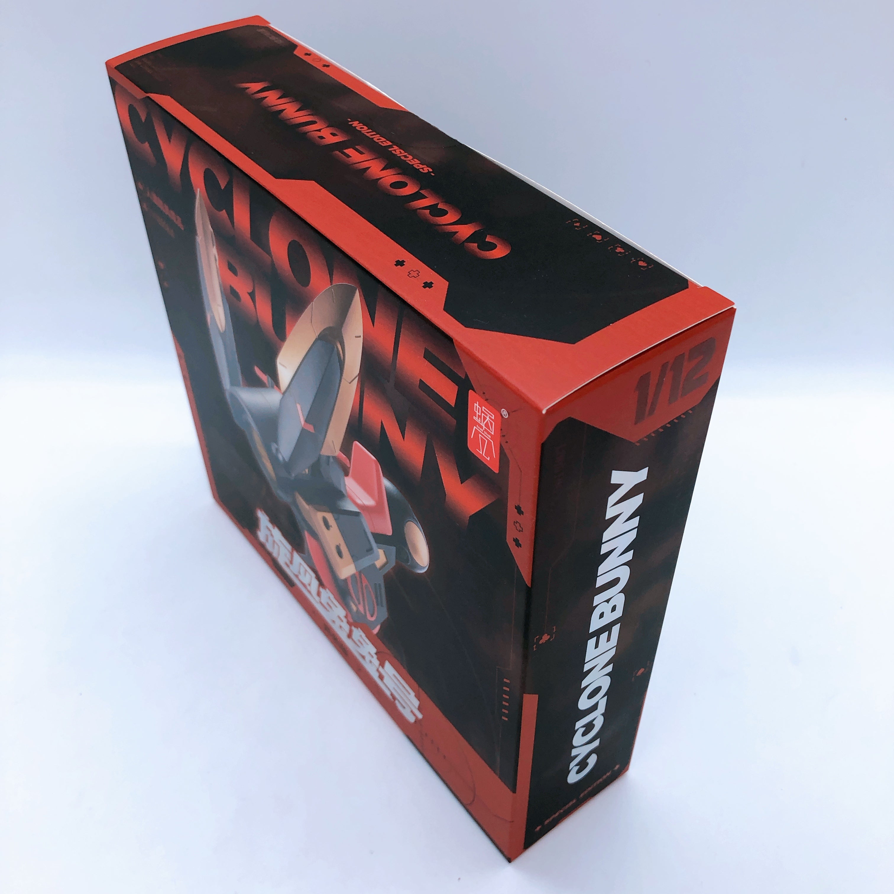 Bunny Girl Aileen Sunkissed Figure + Optional Feet + Cyclone Gear Deluxe Black