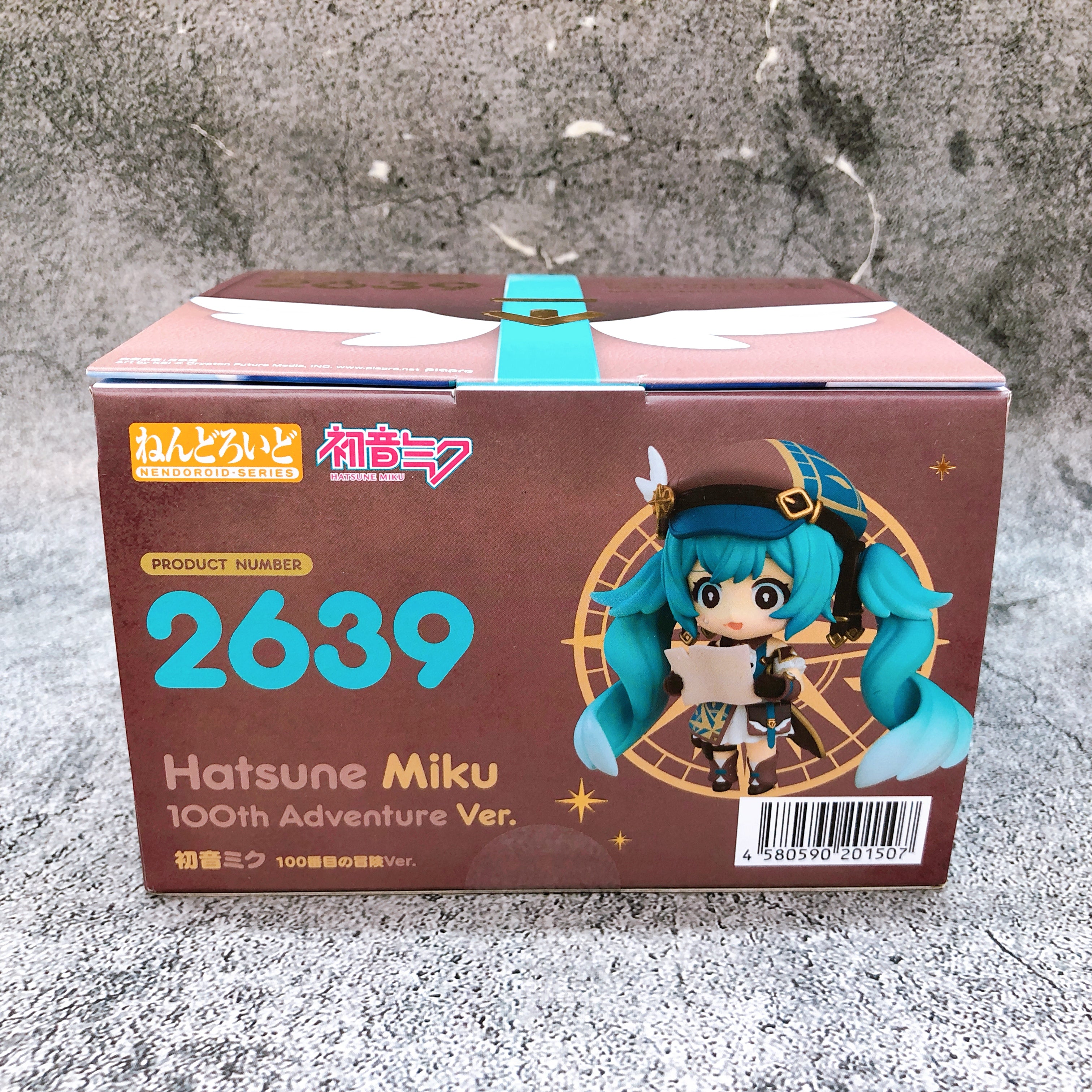 Hatsune Miku 100th Adventure Ver. Nendoroid 2639 Figure & Pouch & Cata